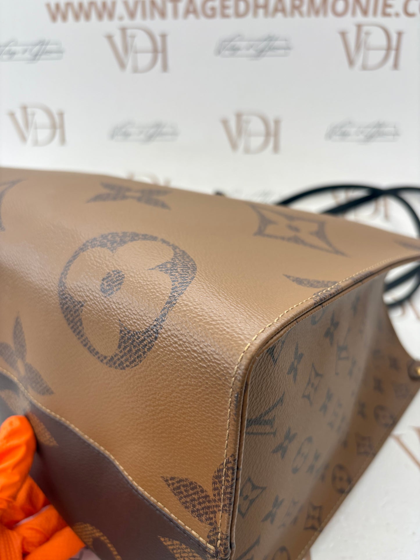 384259 - LV onthego