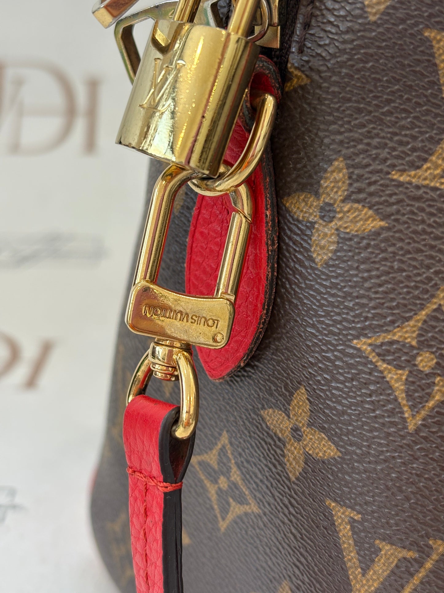 017201 - Louis Vuitton Retiro PM