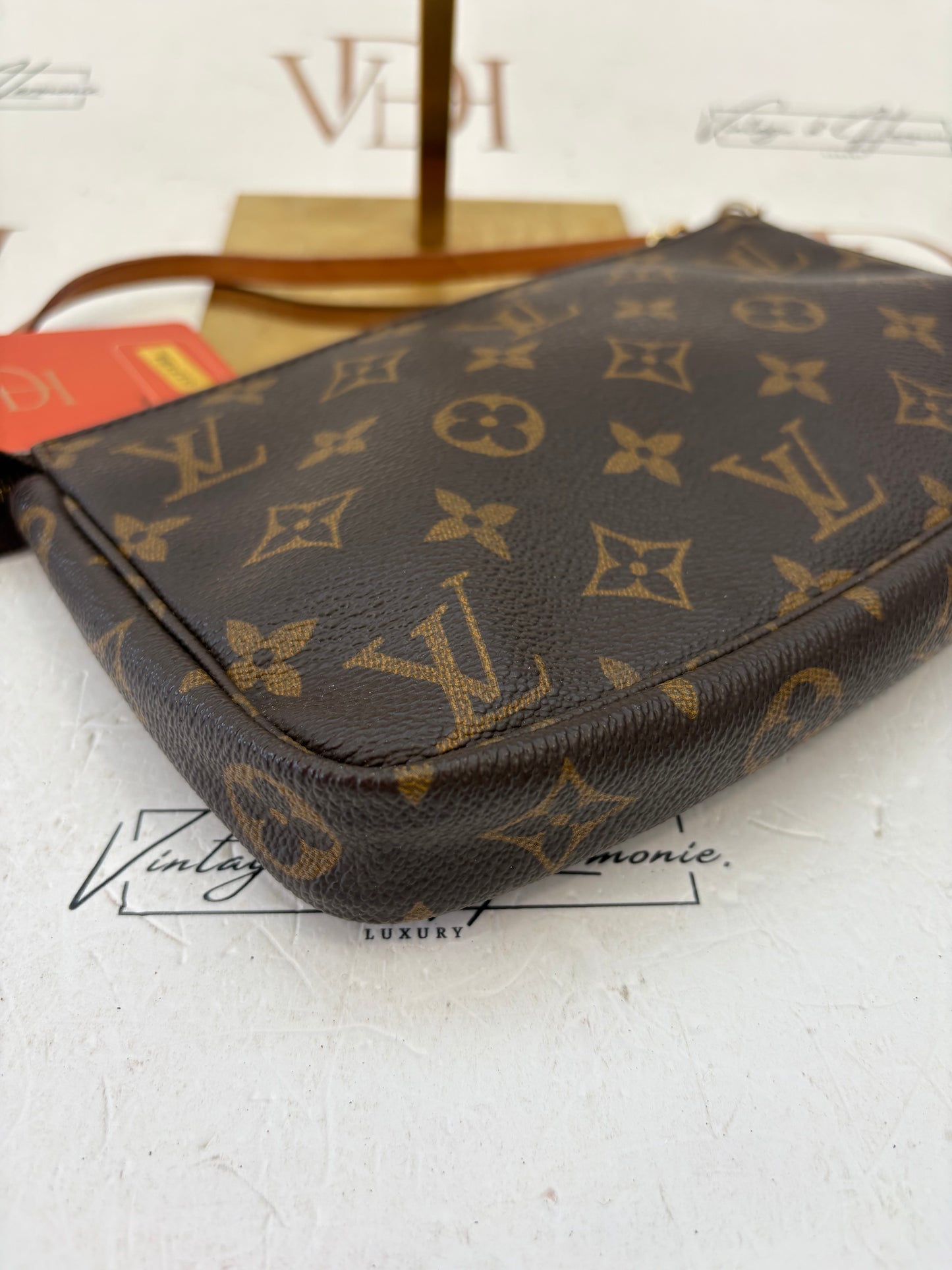 017194 - Louis Vuitton Pochette Accessoires