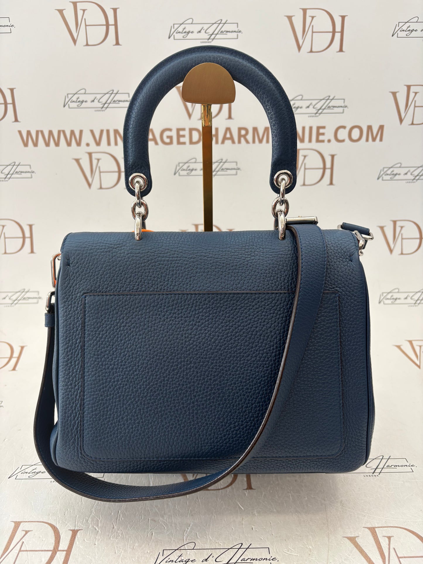 384219 - Dior Be Dior