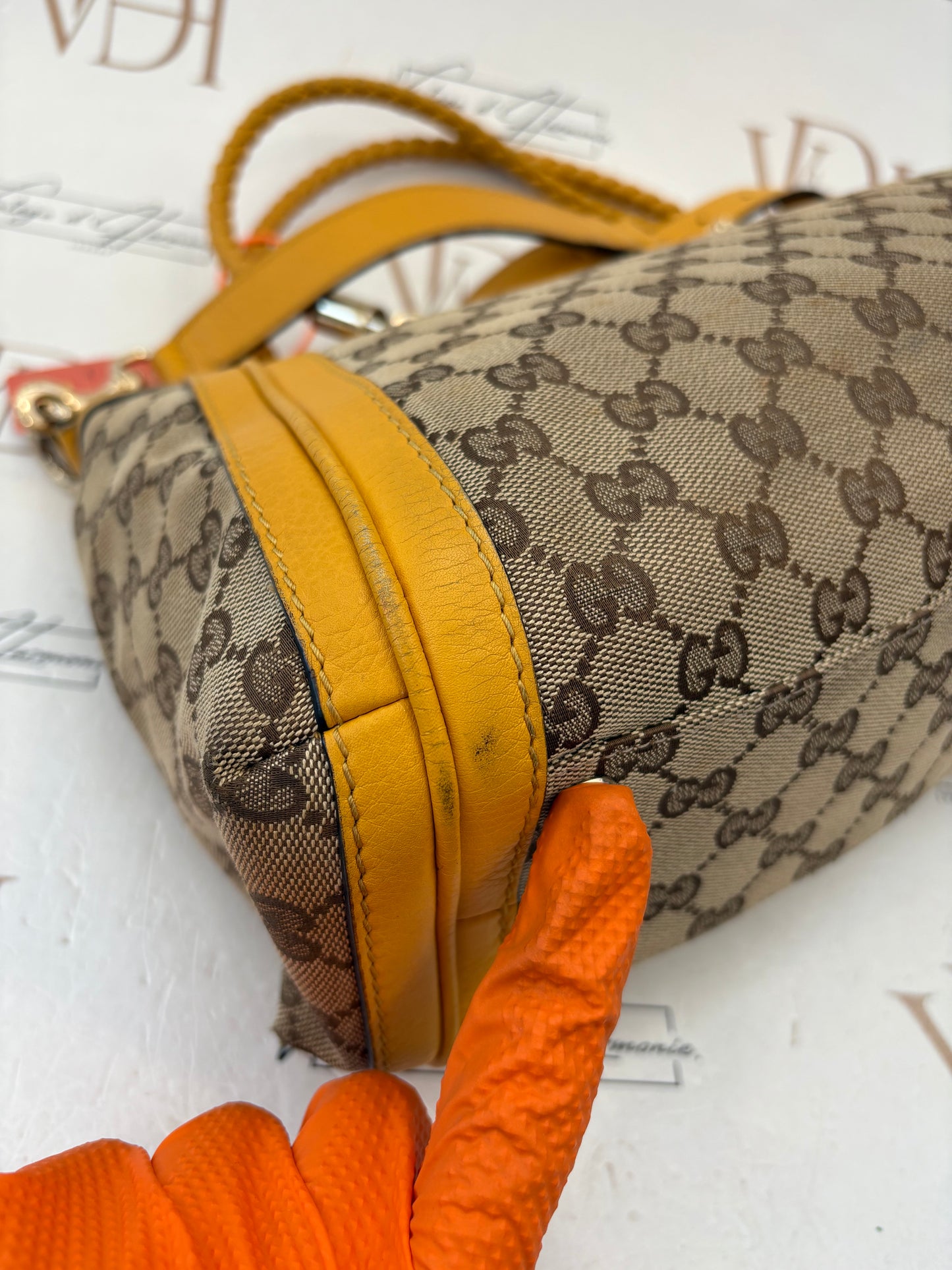 383662 - Gucci Bella