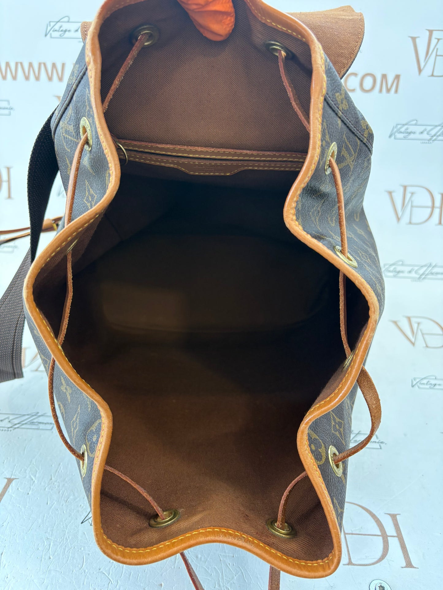 018398 - Louis Vuitton Montsouris GM