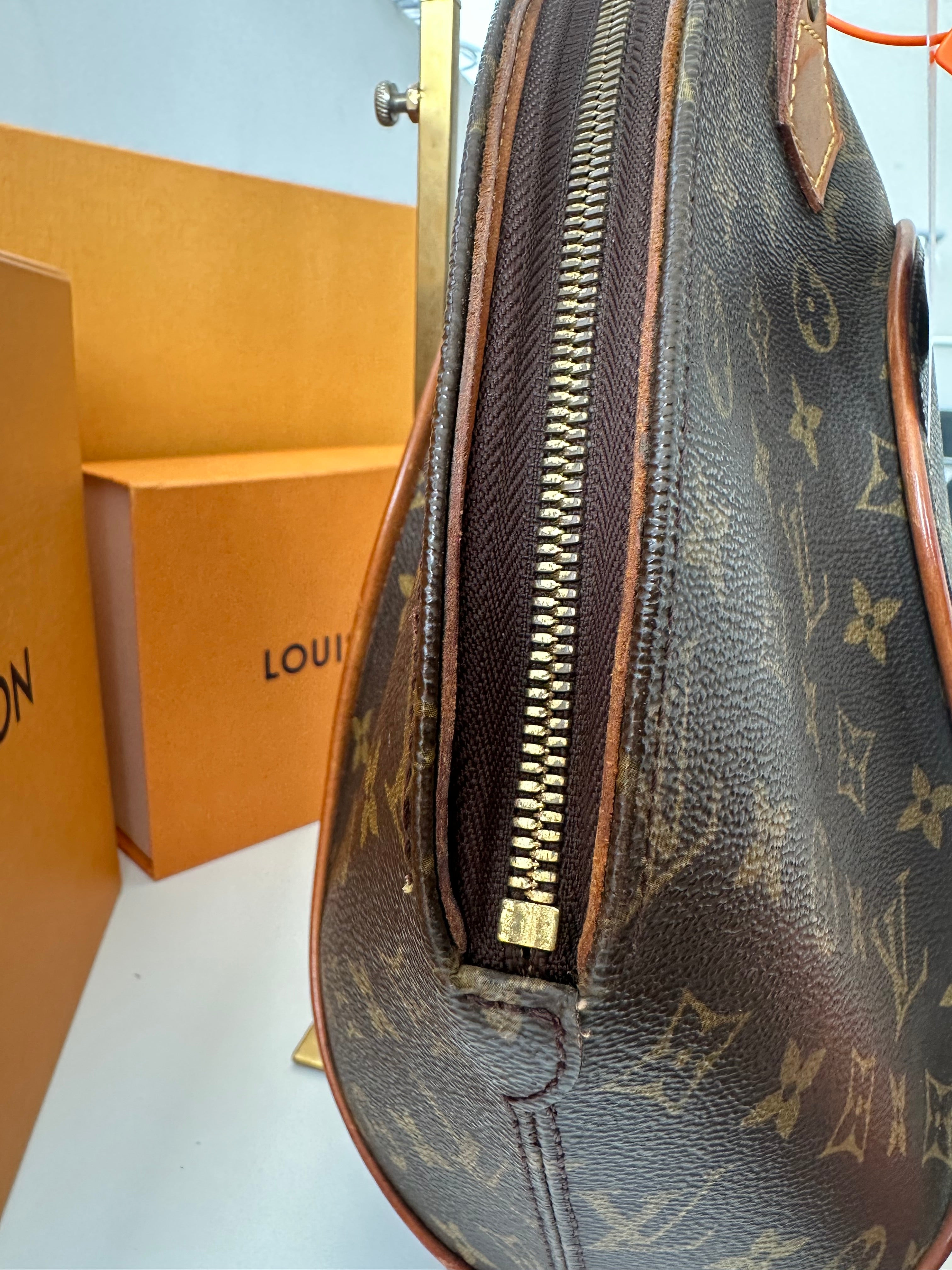 Louis Vuitton Ellipse MM