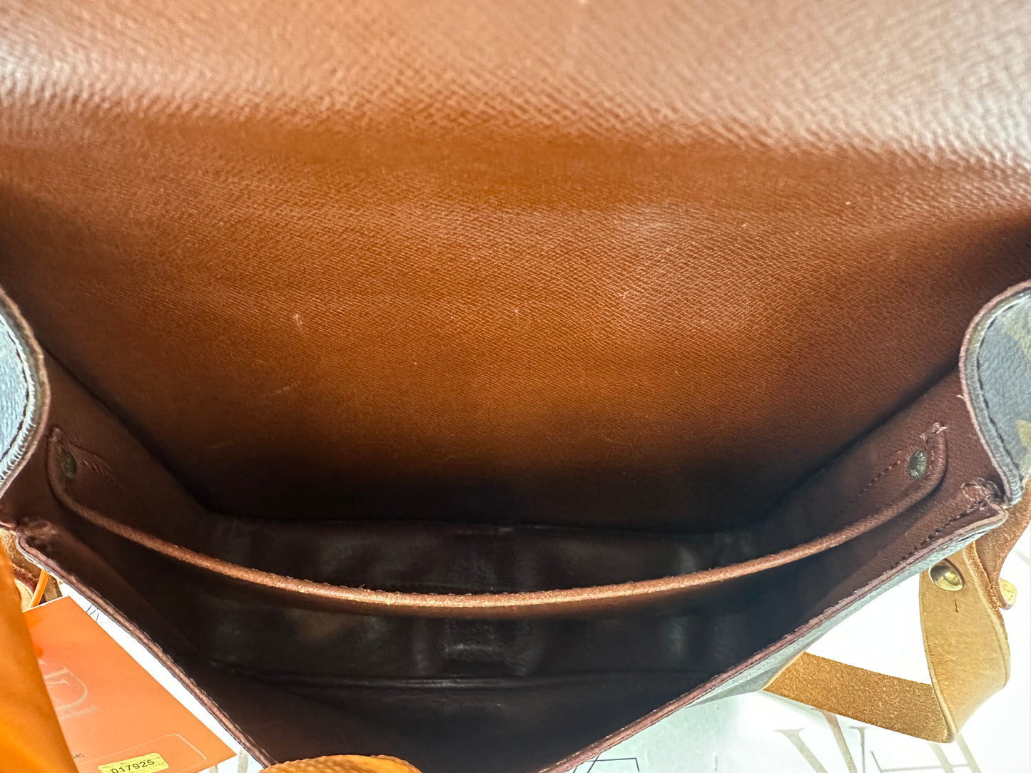 017925 - Louis Vuitton Cartouchiere