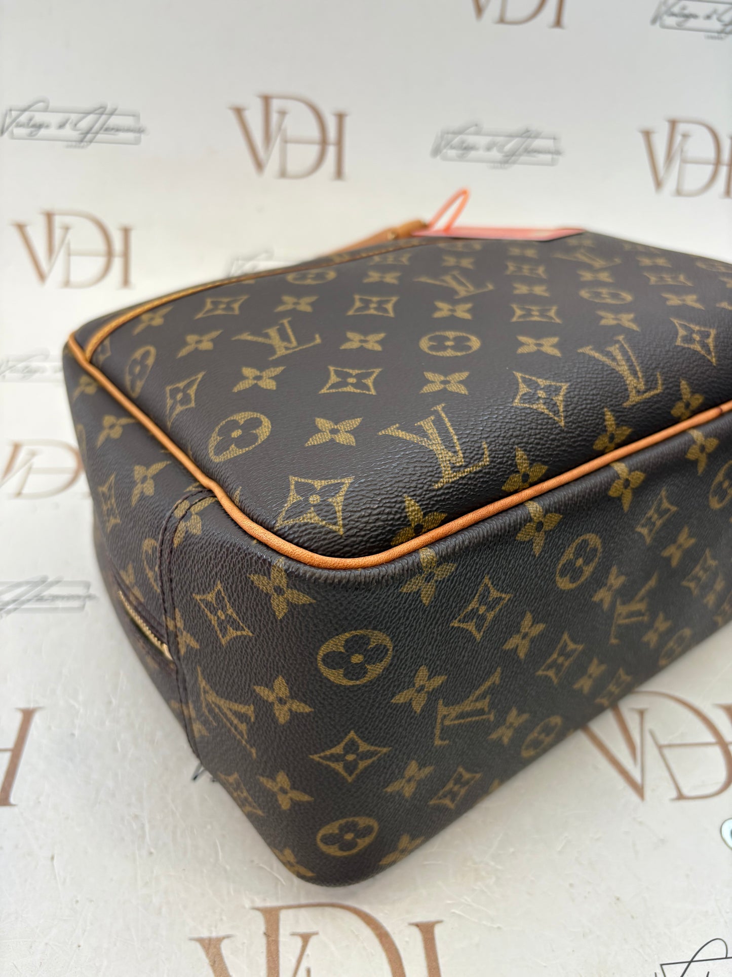018379 - Louis Vuitton Deauville