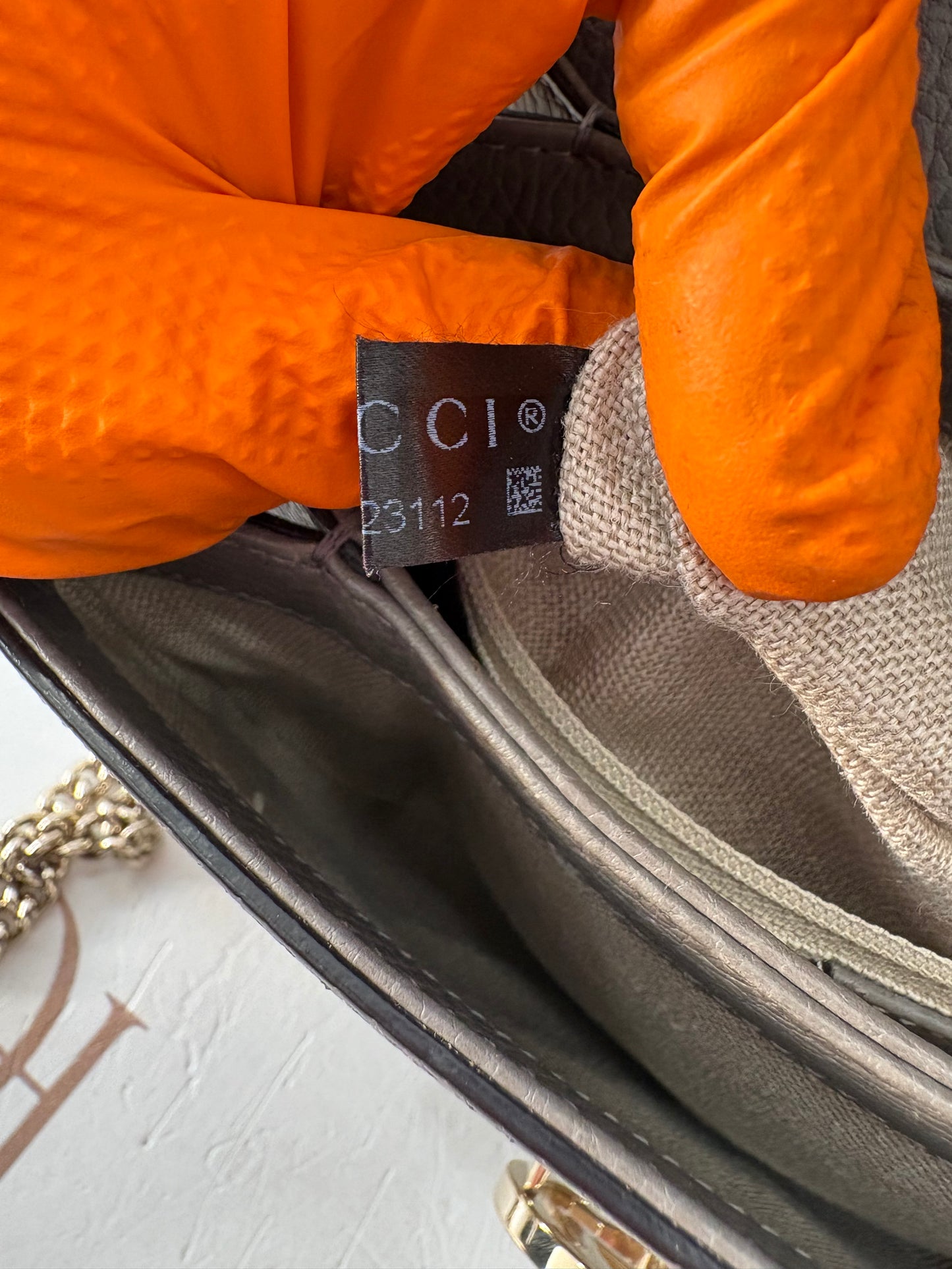 382567 - Gucci Interlocking