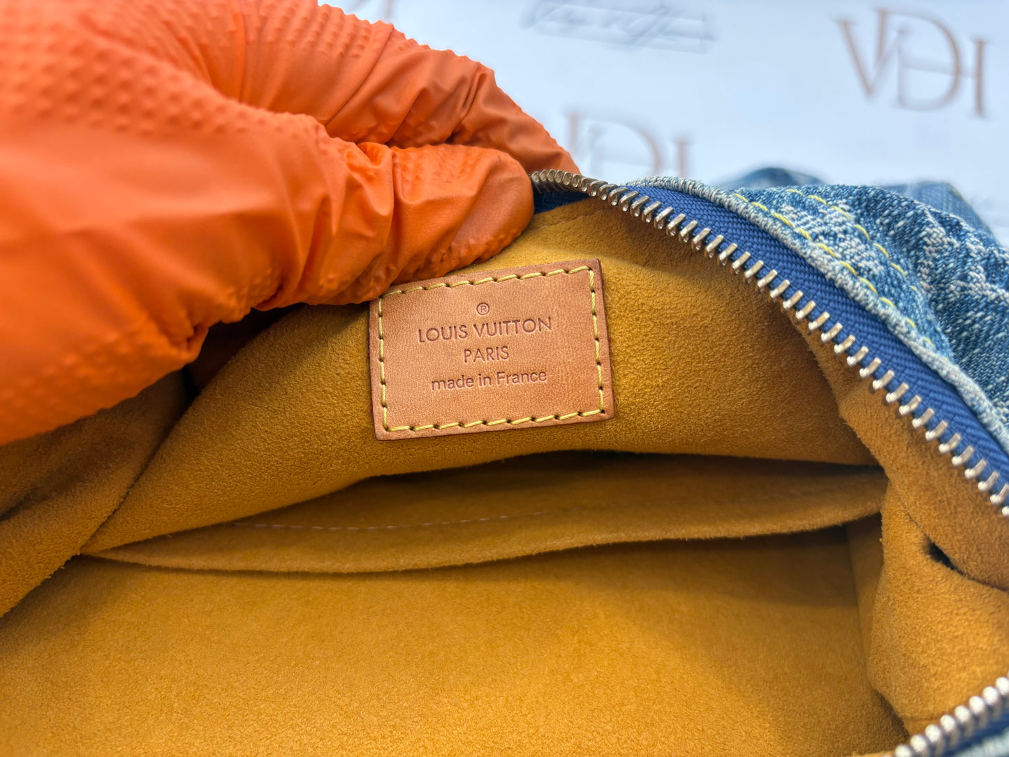 018804 - Louis Vuitton Baggy PM