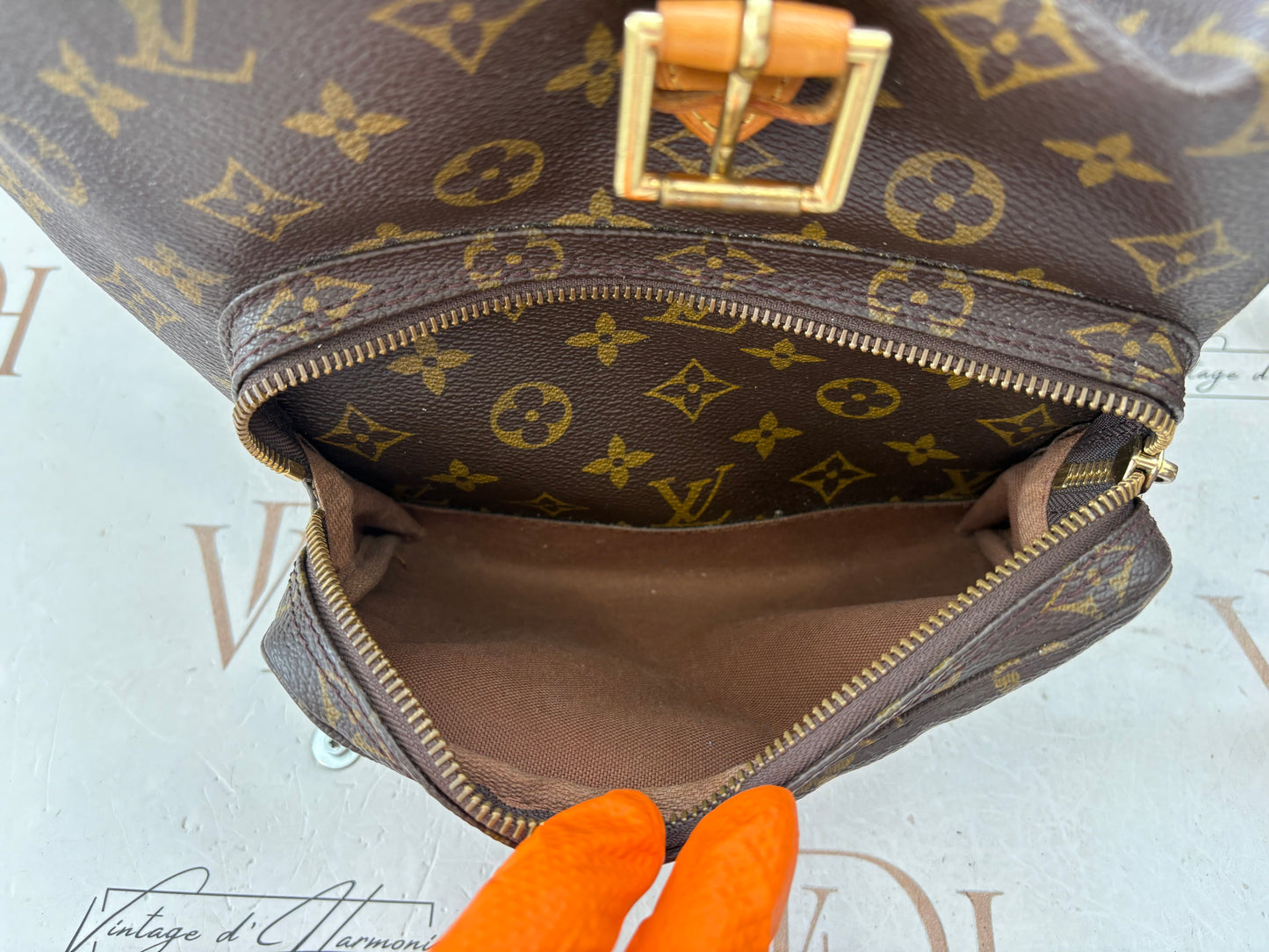 018565 - Louis Vuitton Montsouris GM