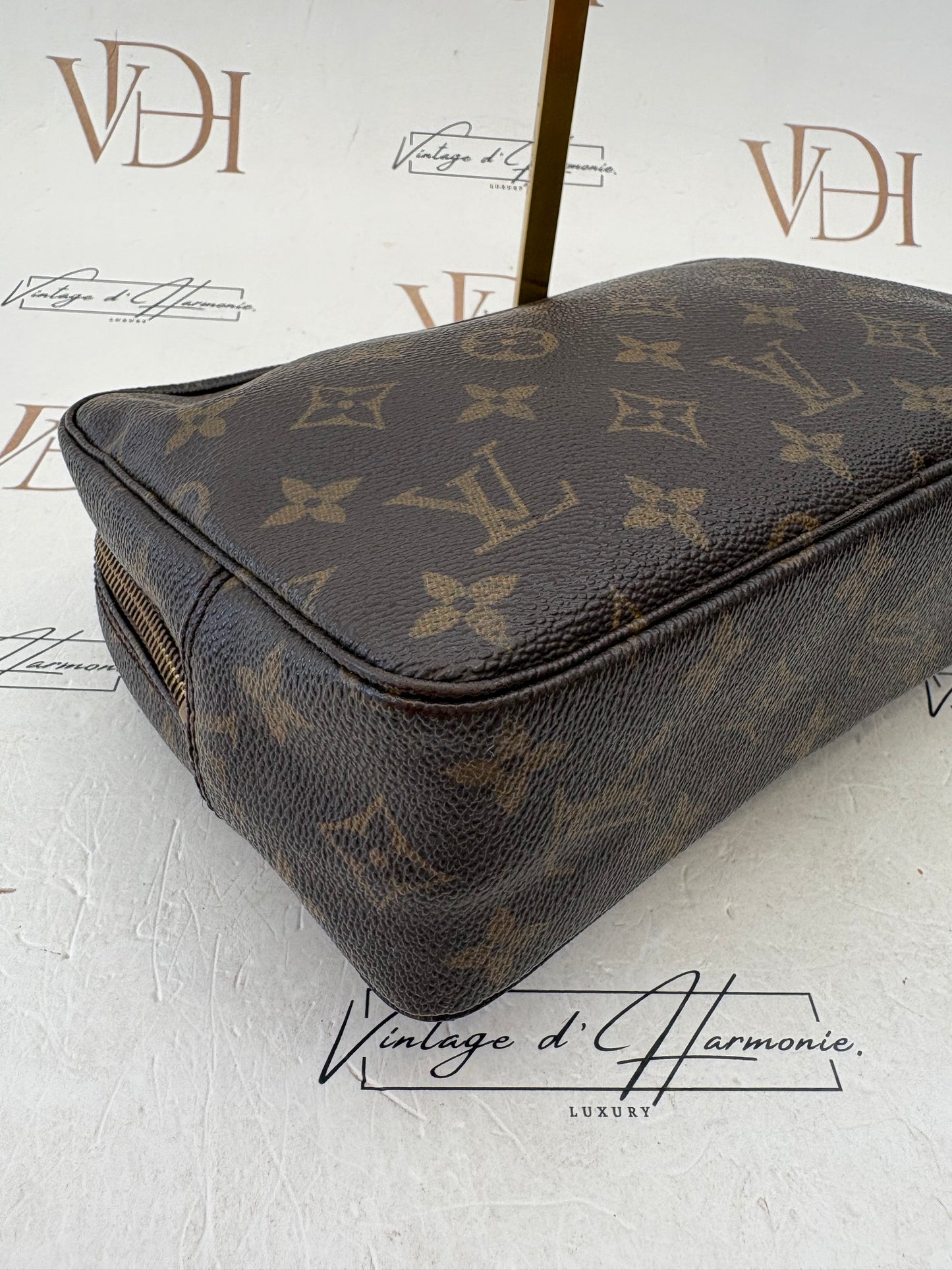 018933 - Louis Vuitton Trousse Toilette 23