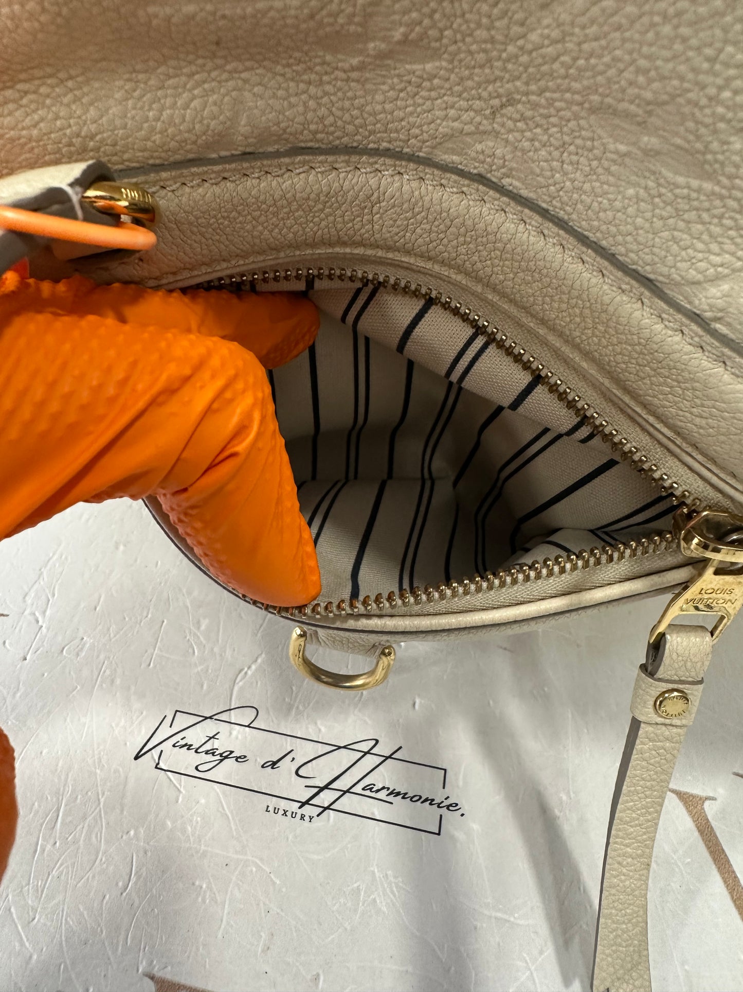382893 - Louis Vuitton Lumineuse