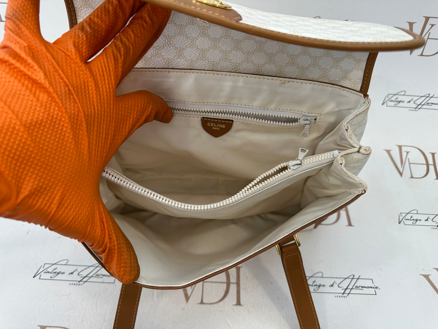 018081 - Céline White PVC