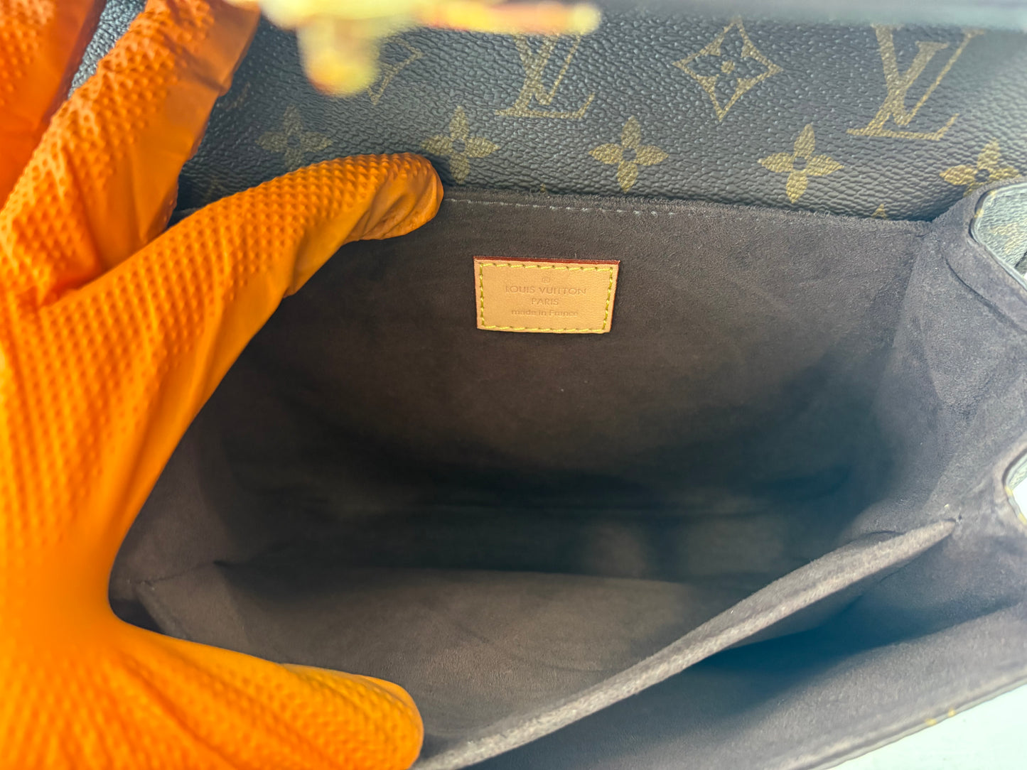 384105 - Louis Vuitton Metis