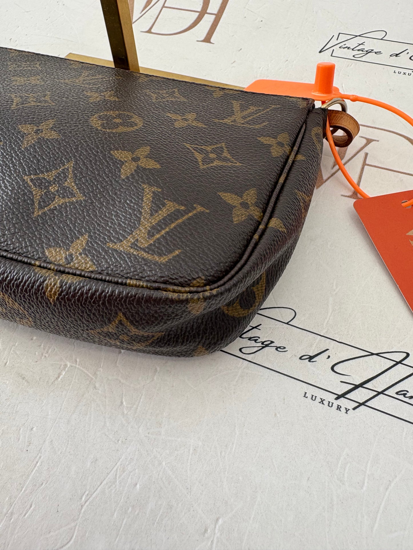 383156 - Louis Vuitton Pochette Accessoires