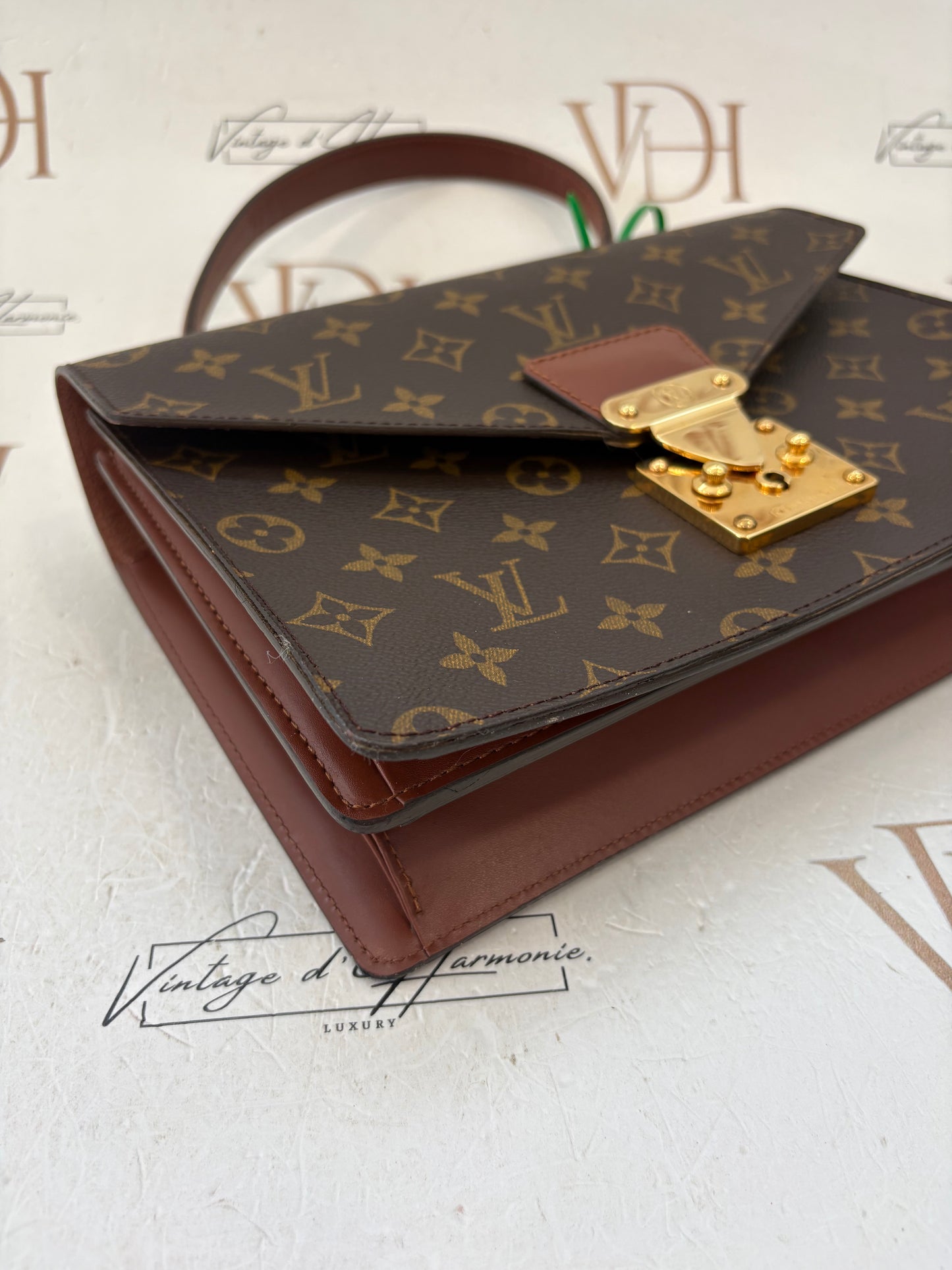 017120 - Louis Vuitton Concorde