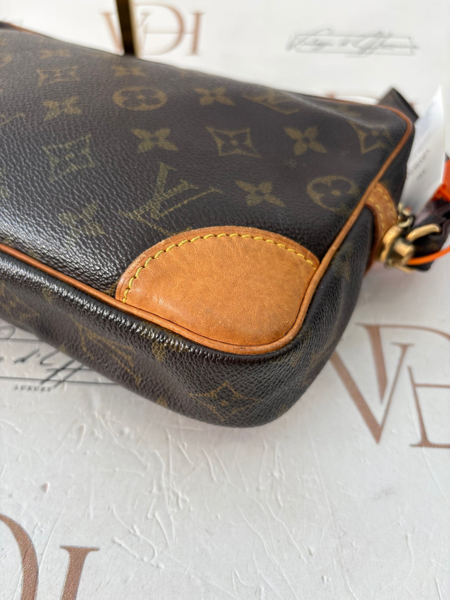 018960 - Louis Vuitton Dragonne GM
