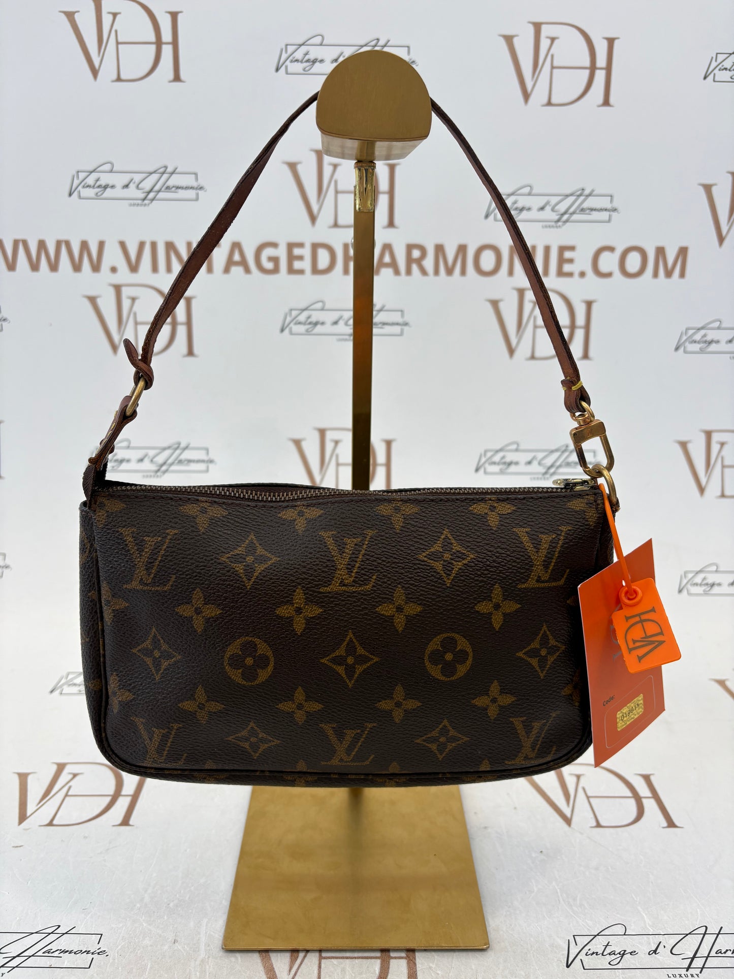 019011 - Louis Vuitton Pochette Accessoires
