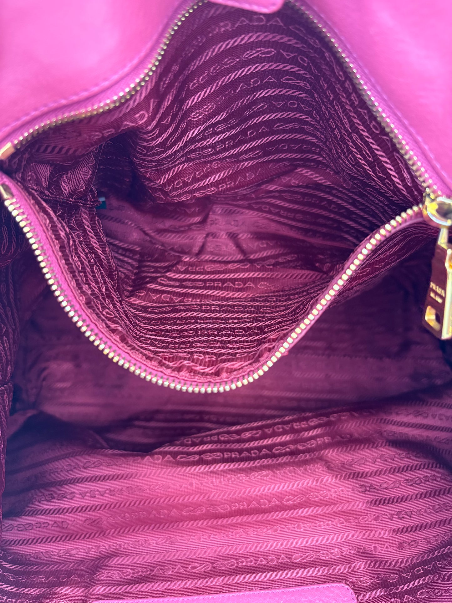 382902 - Prada Tote Pink