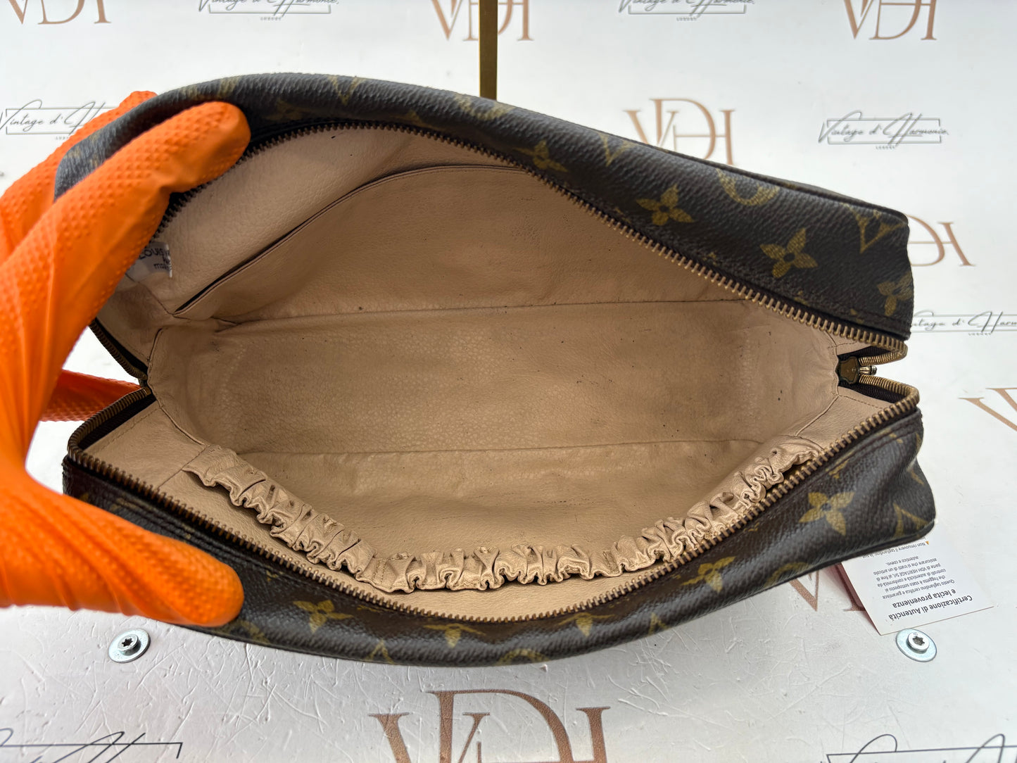 018731 - Louis Vuitton Trousse Toilette 28