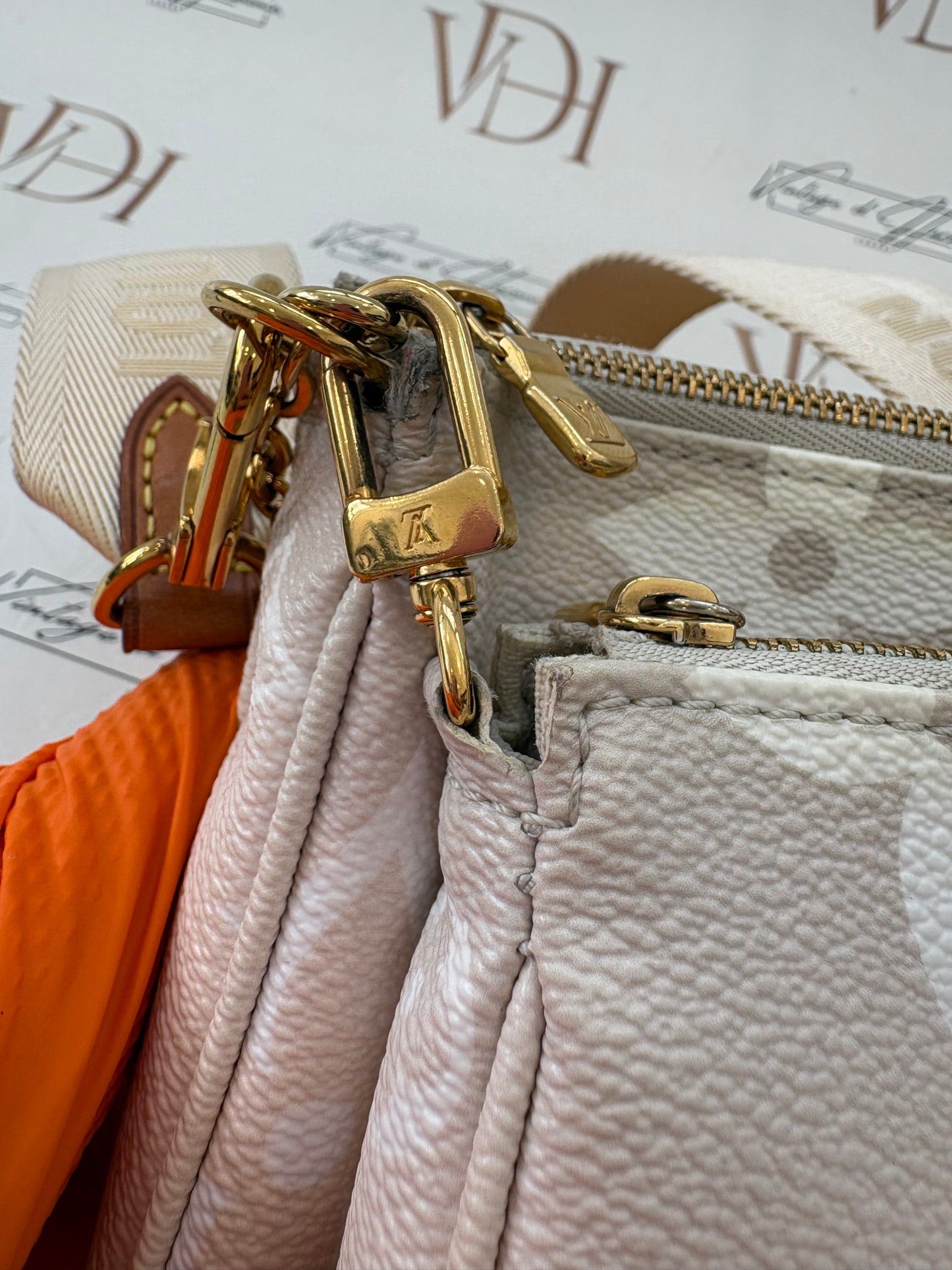 383306 - Louis Vuitton MultiPoschette