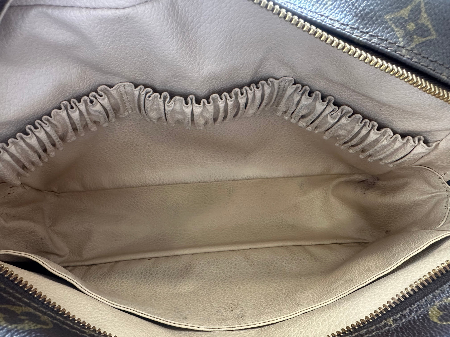 Louis Vuitton Trousse Toilette 28