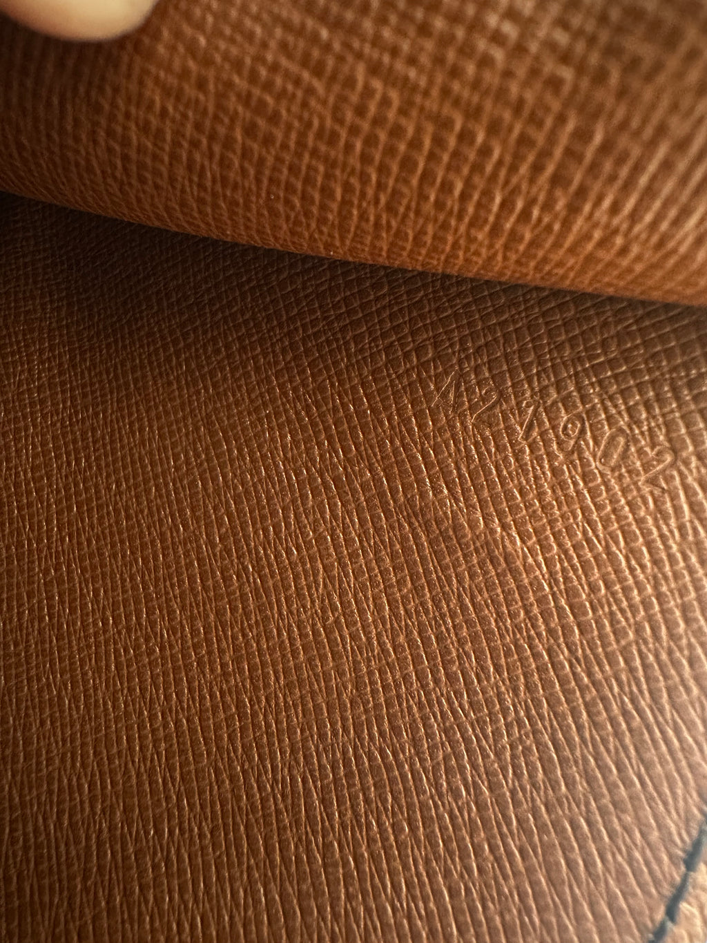 Louis Vuitton Monceau 28