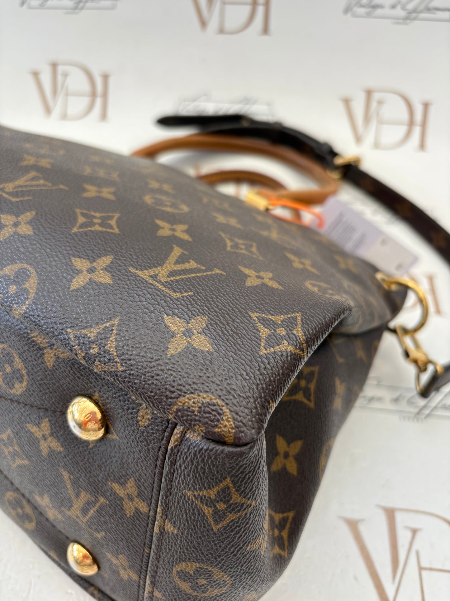 384162 - LV pallas