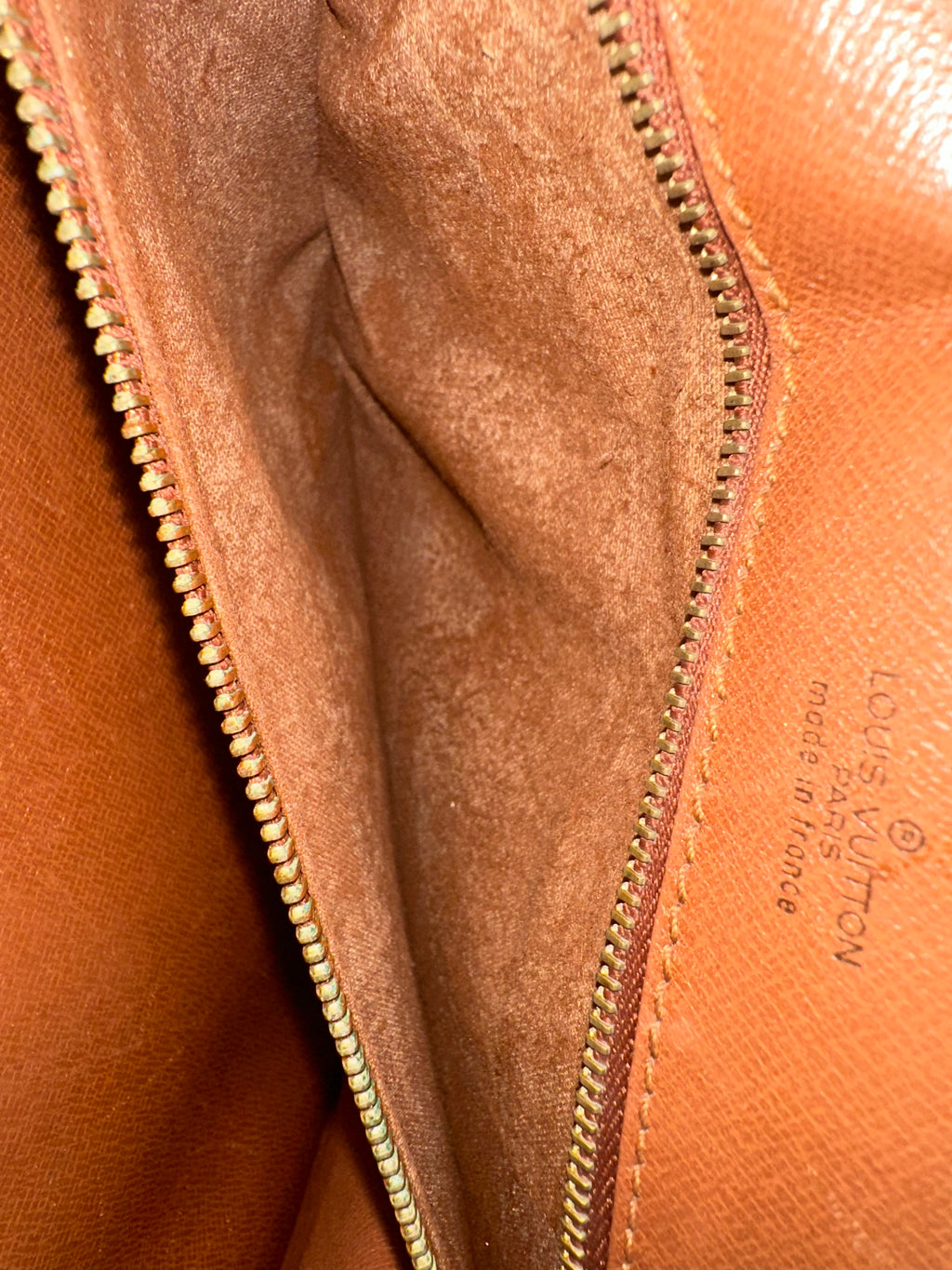 Louis Vuitton Monceau 28