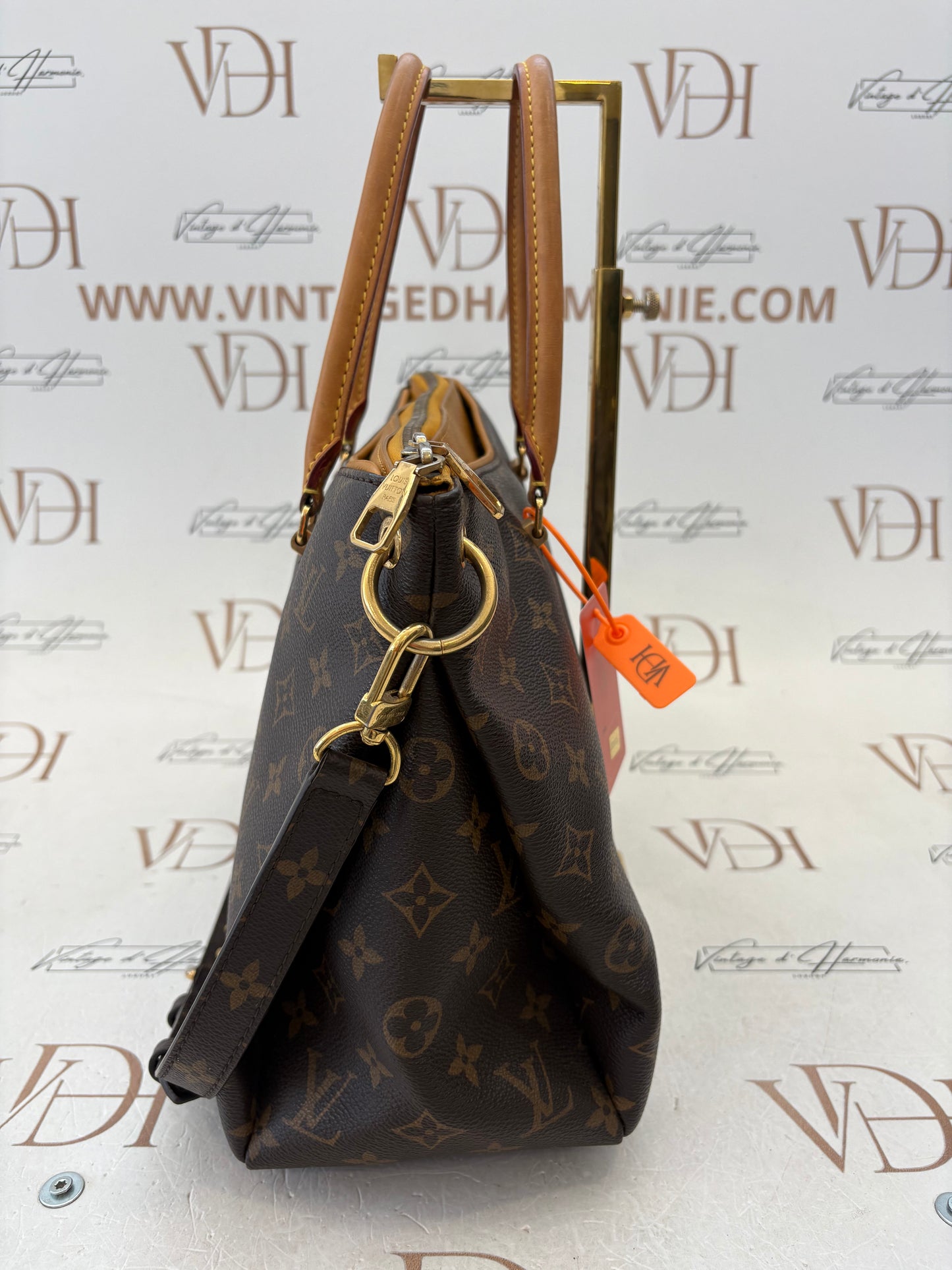 201113 - Louis Vuitton Pallas