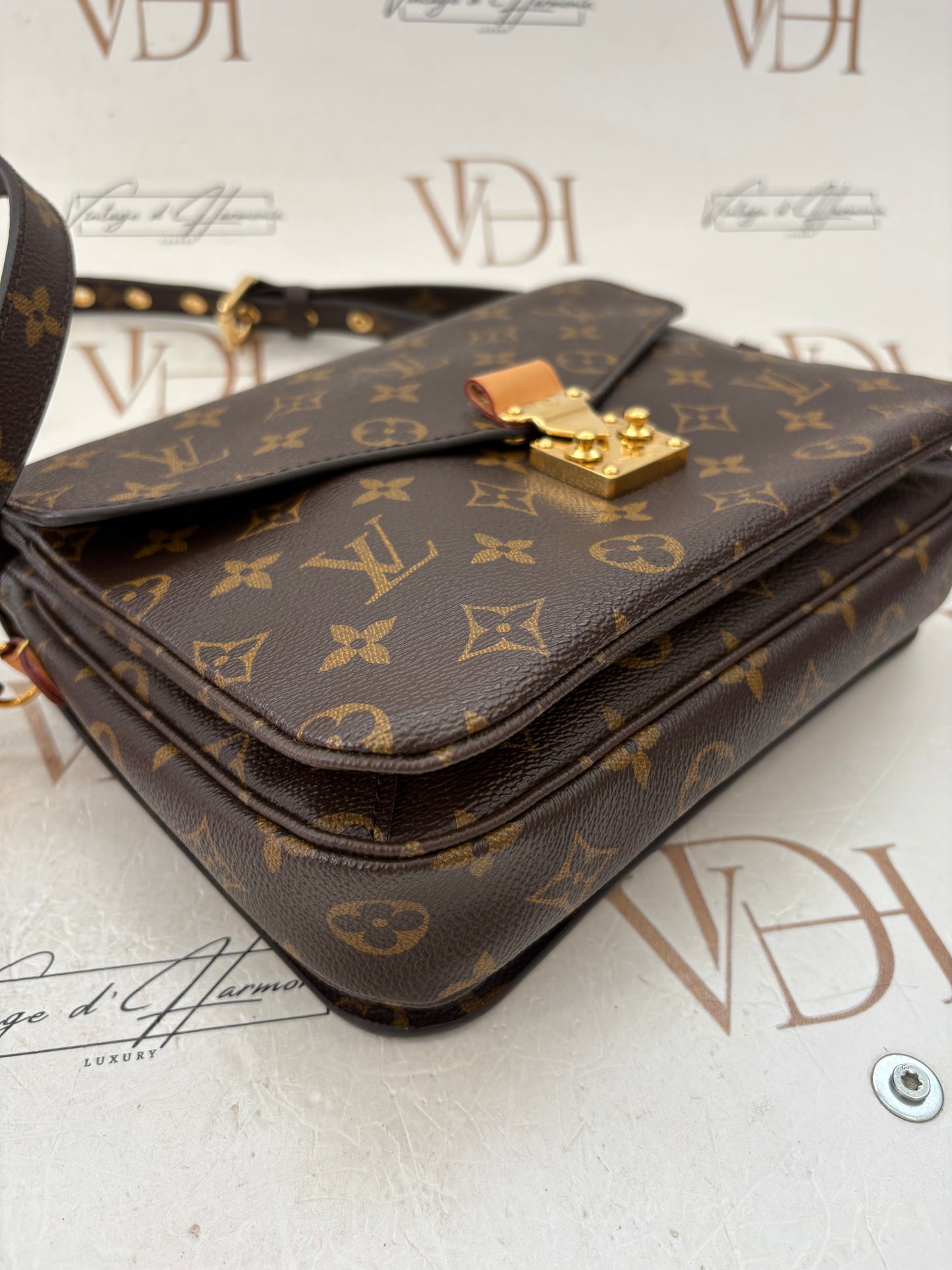 201114 - Louis Vuitton Metis