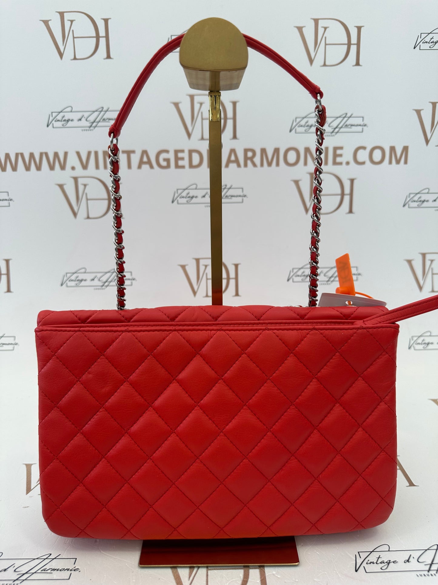 017898 - Chanel Red Lambskin