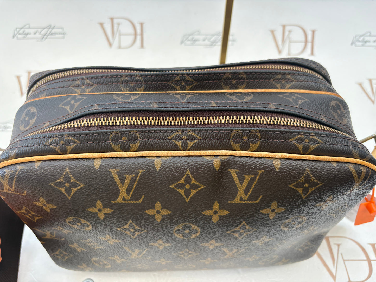 018692 - Louis Vuitton Reporter PM