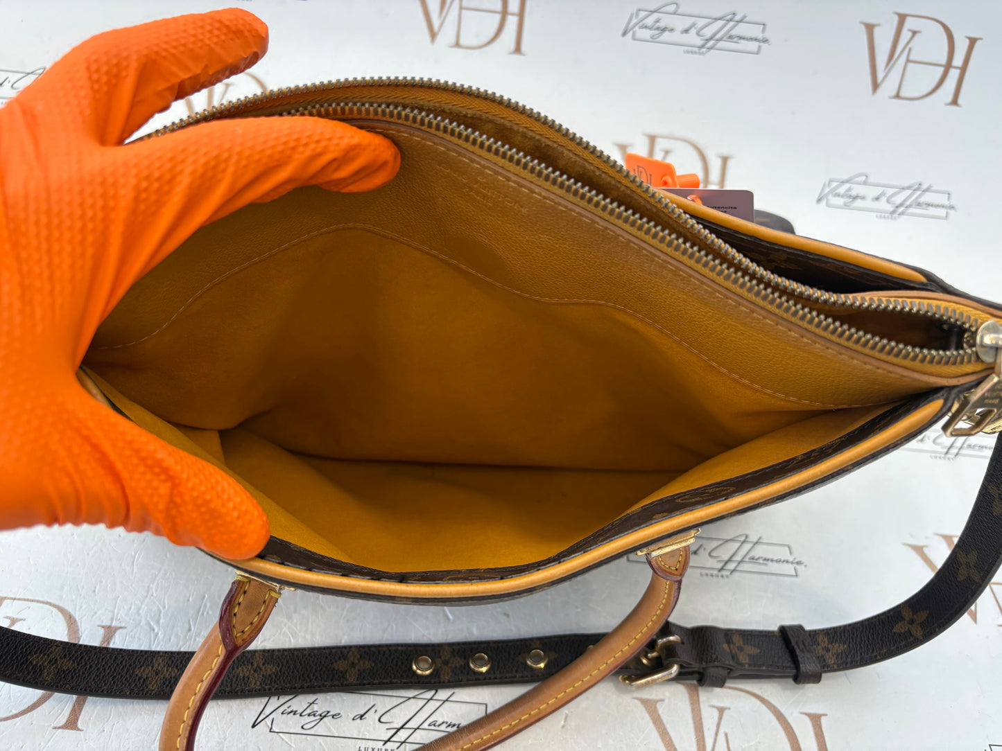 201113 - Louis Vuitton Pallas
