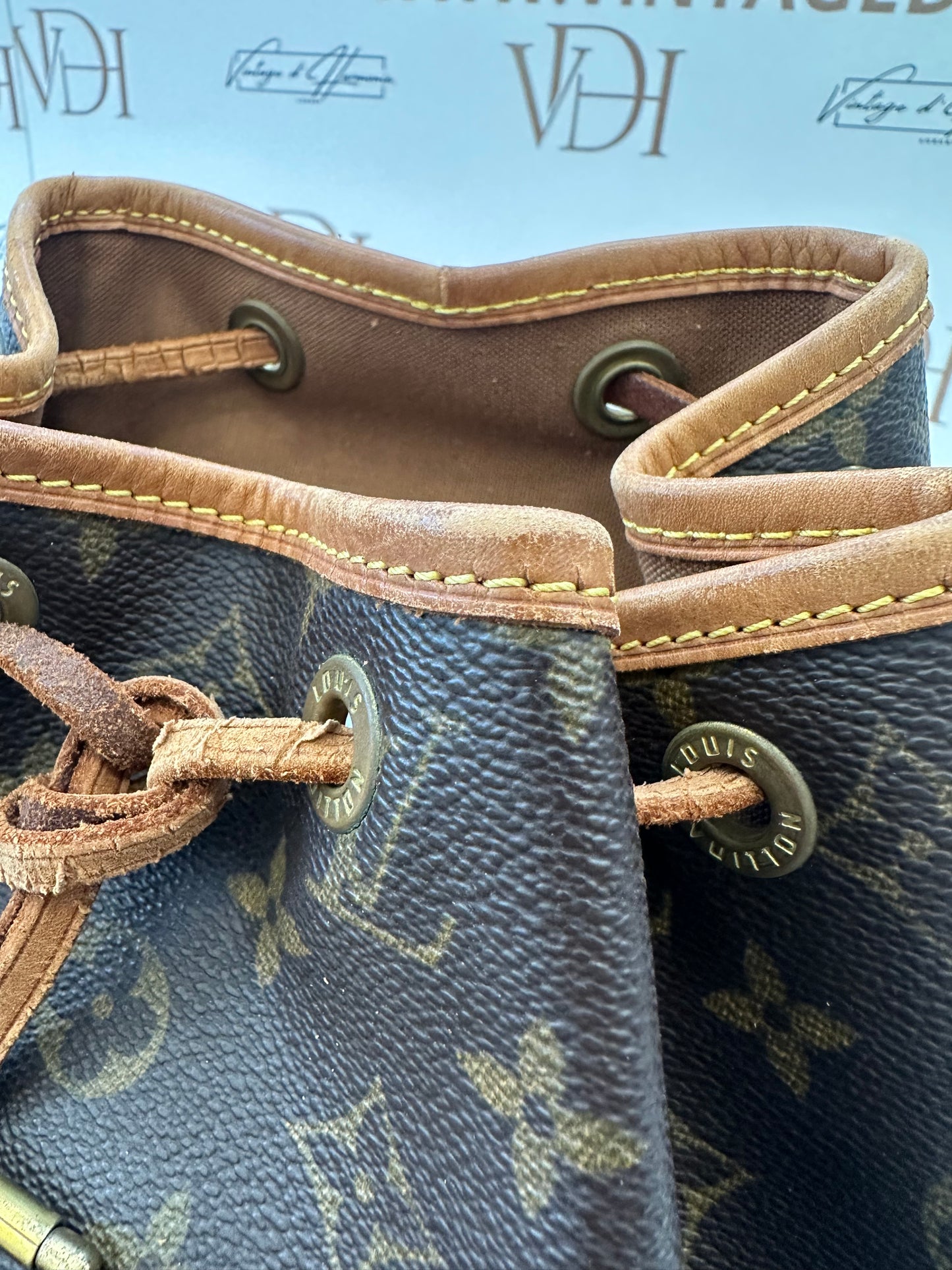 017912 - Louis Vuitton Montsouris MM