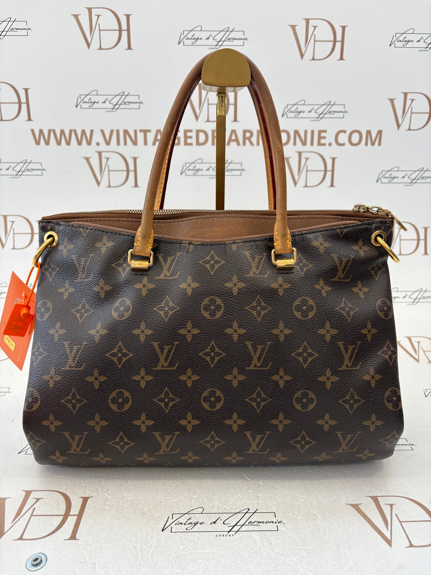 018771 - Louis Vuitton Pallas