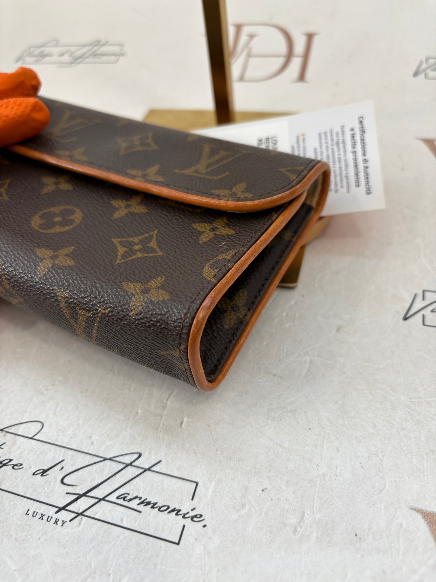 018982 - Louis Vuitton Florentine