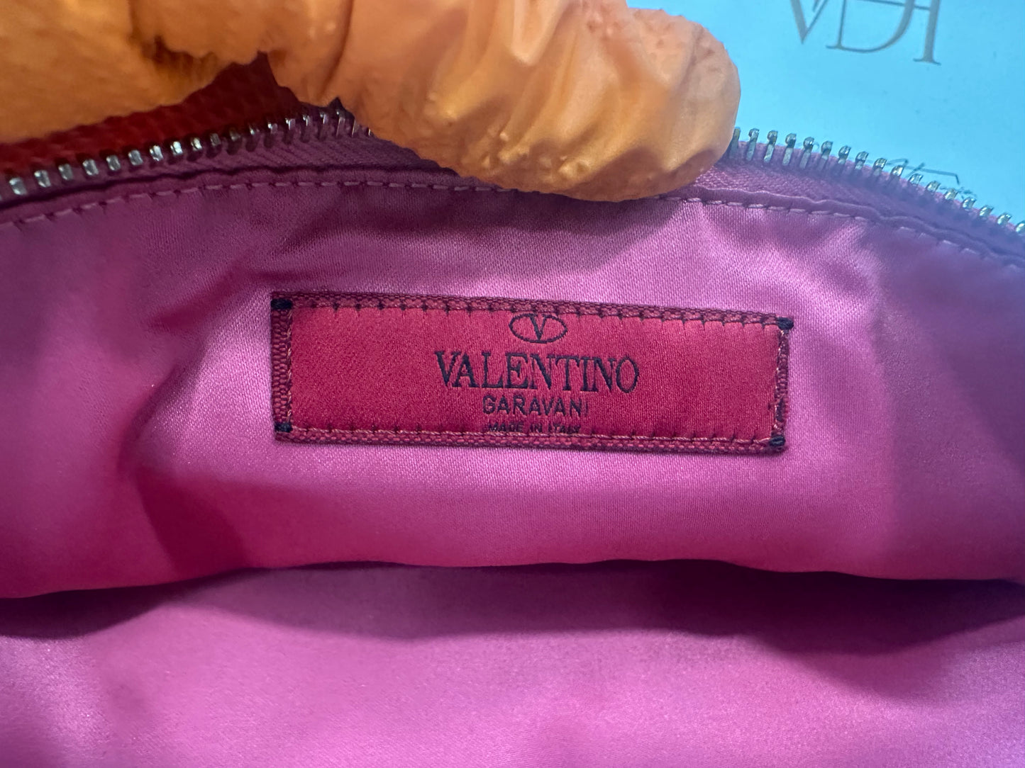 383011 - Valentino Pochette