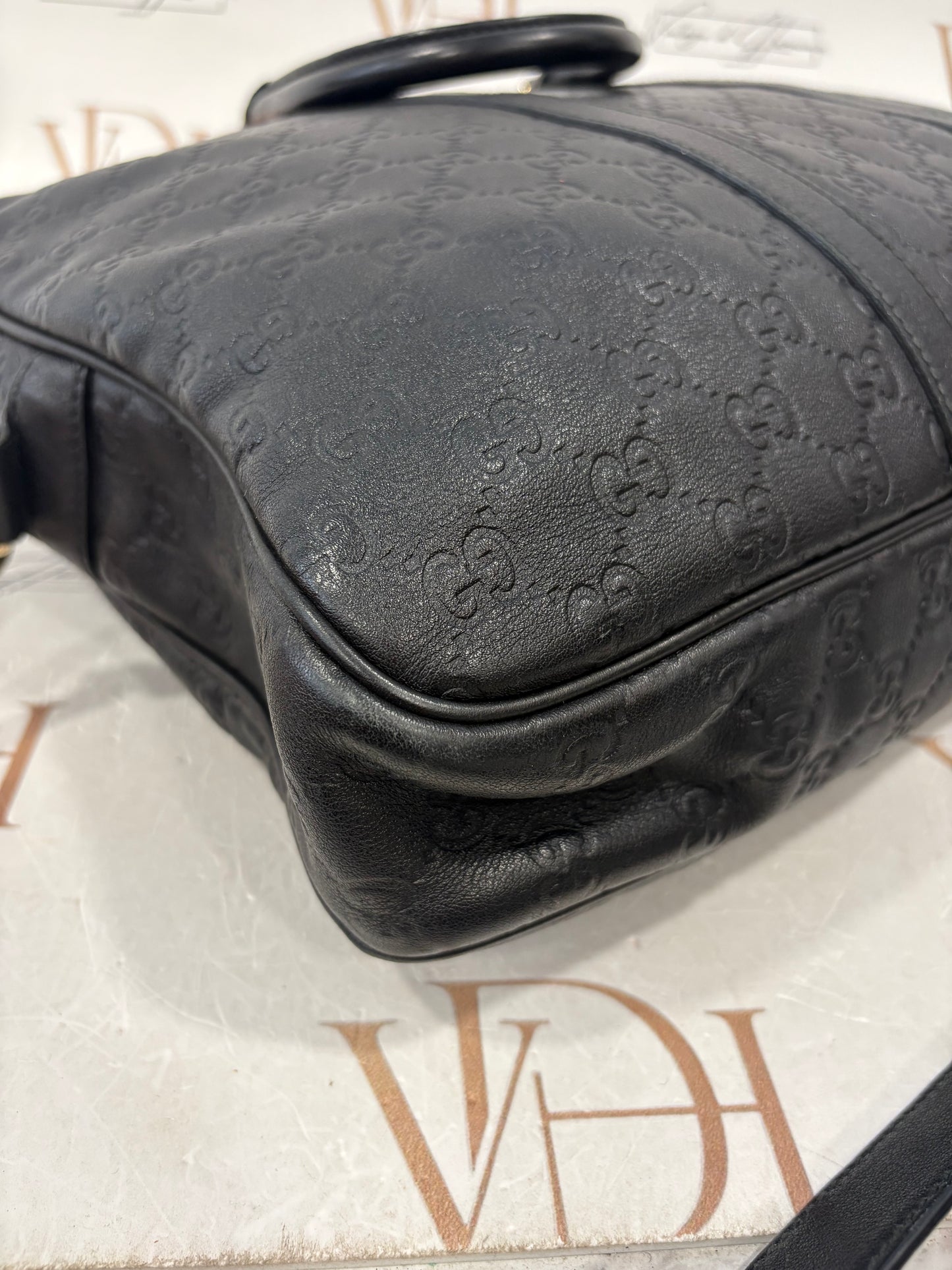 383284 - Gucci Messenger