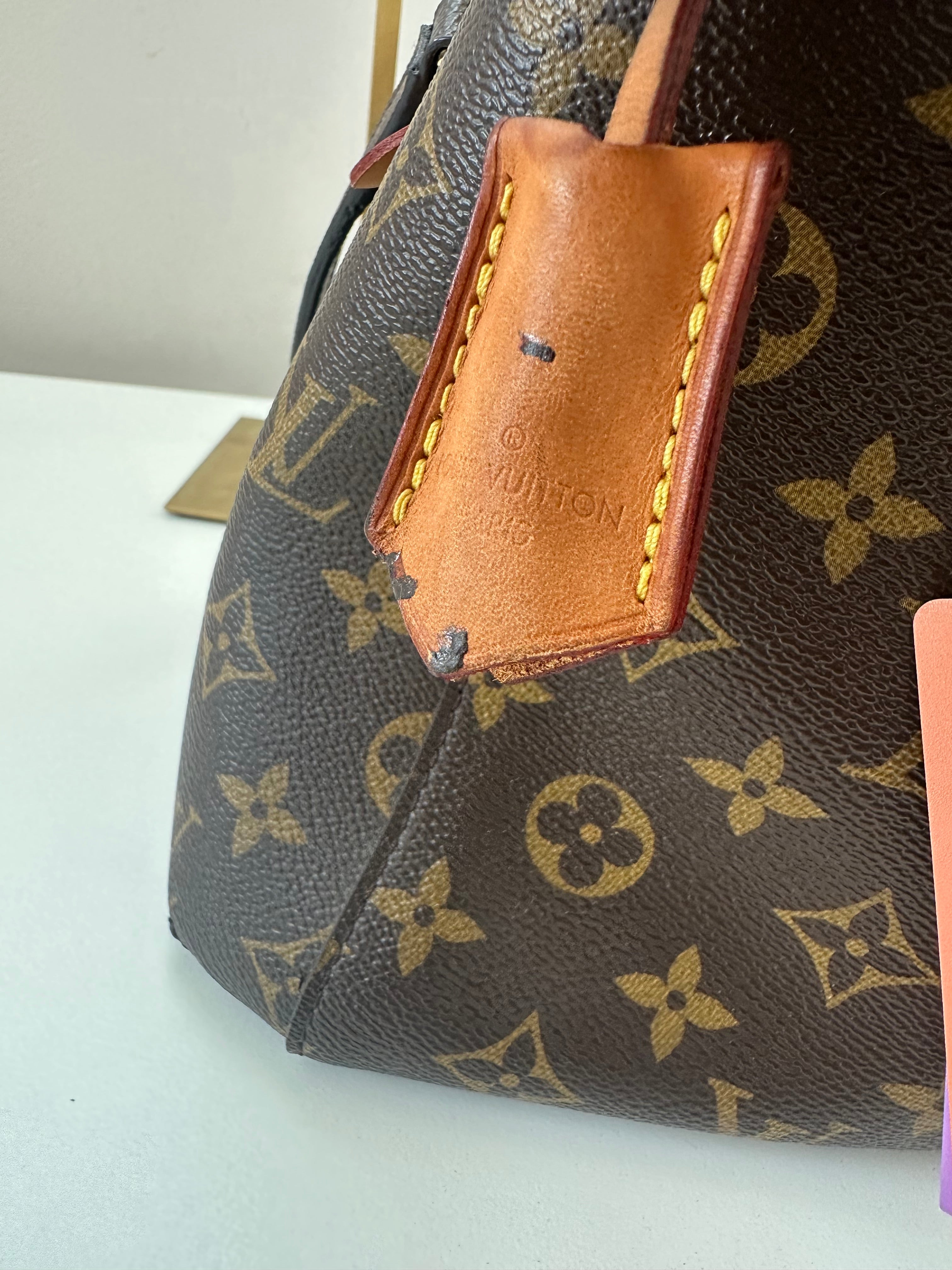 Louis Vuitton Montaigne MM