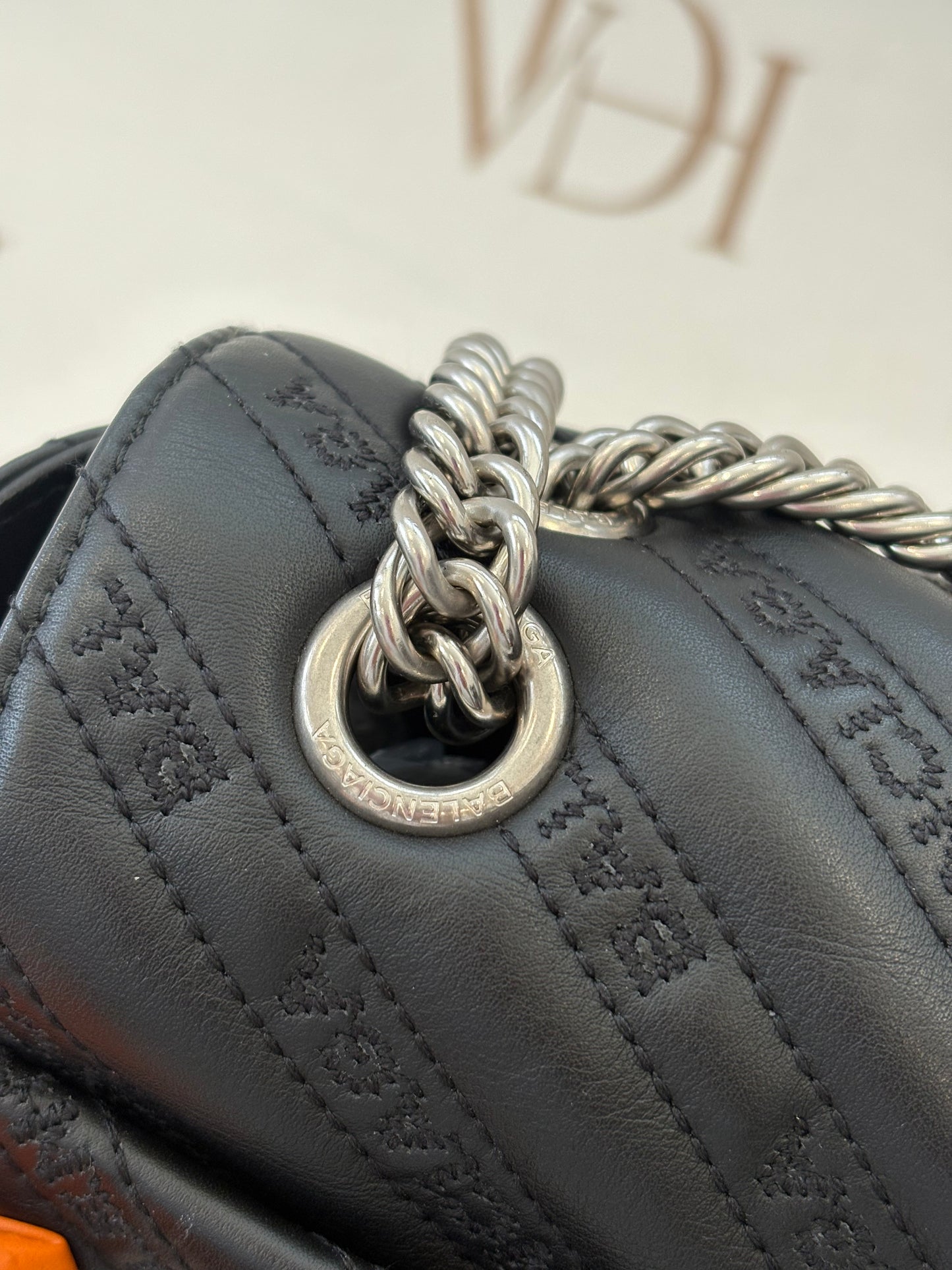 018562 - Balenciaga Black BB Round Chain