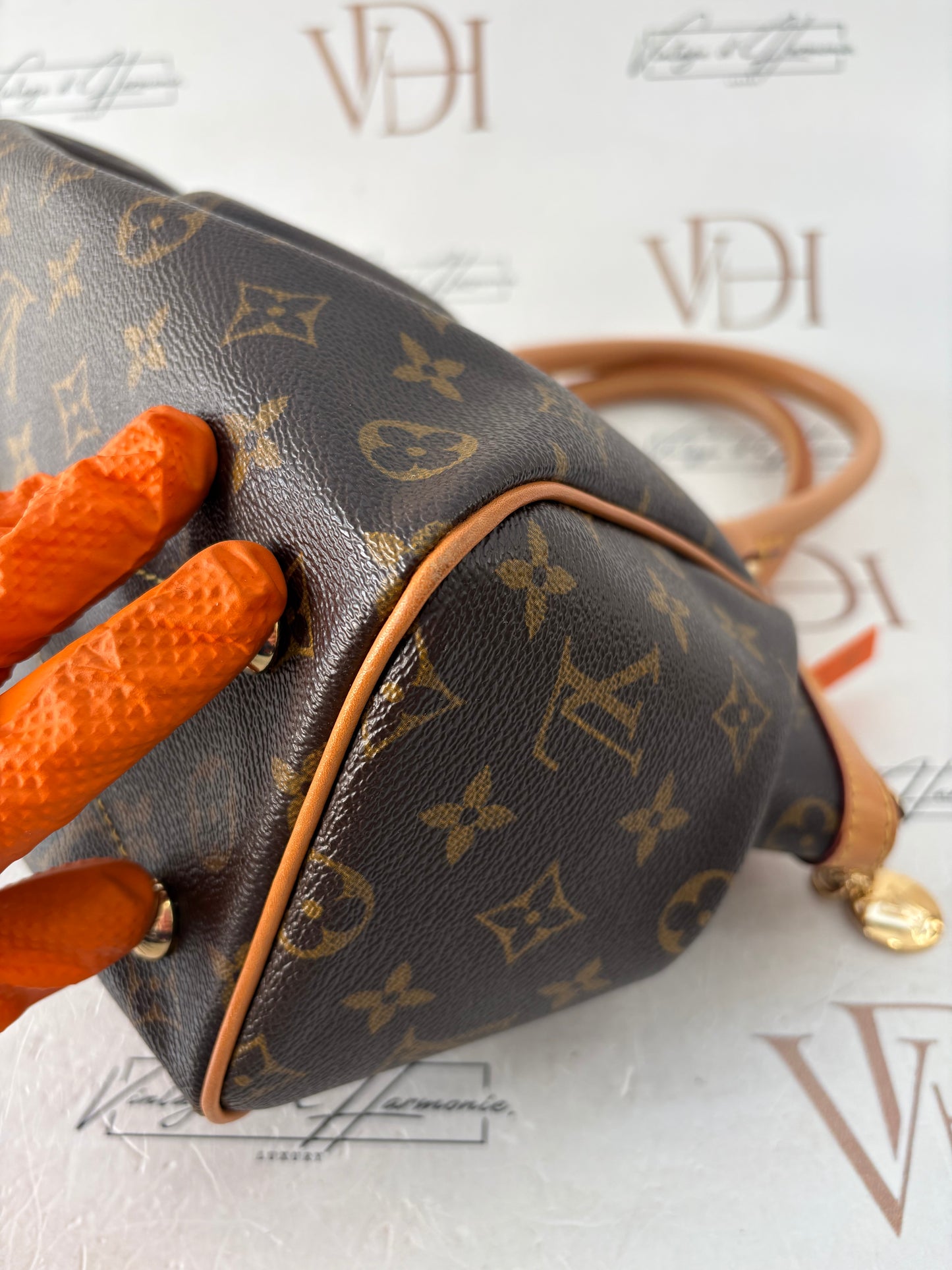 018870 - Louis Vuitton Tivoli PM