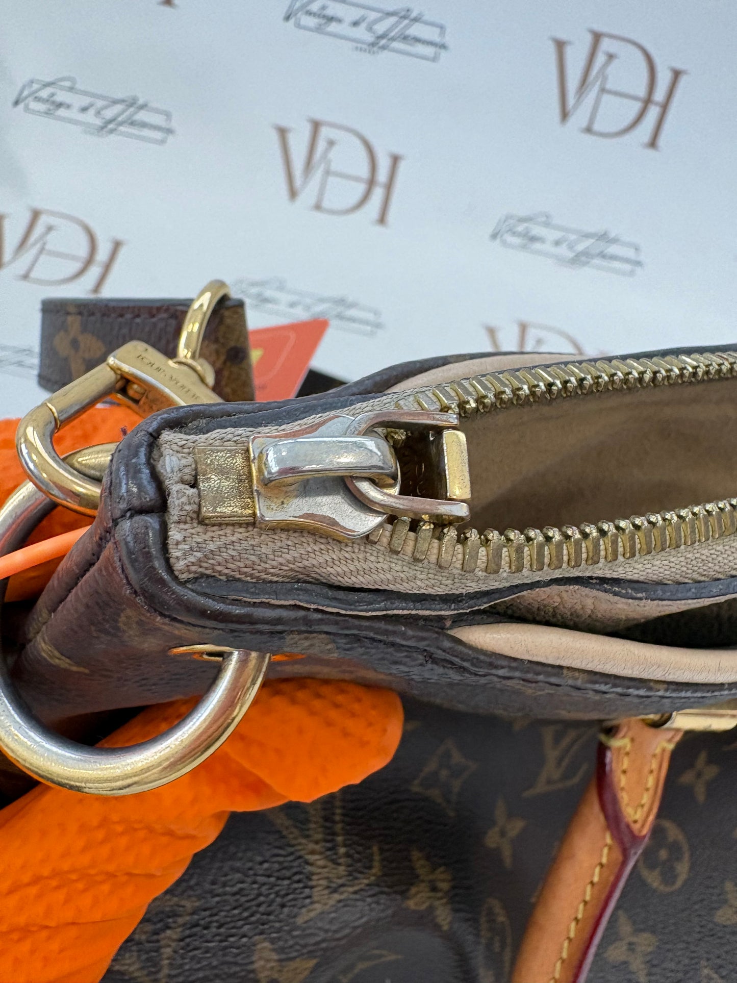 382944 - Louis Vuitton Pallas