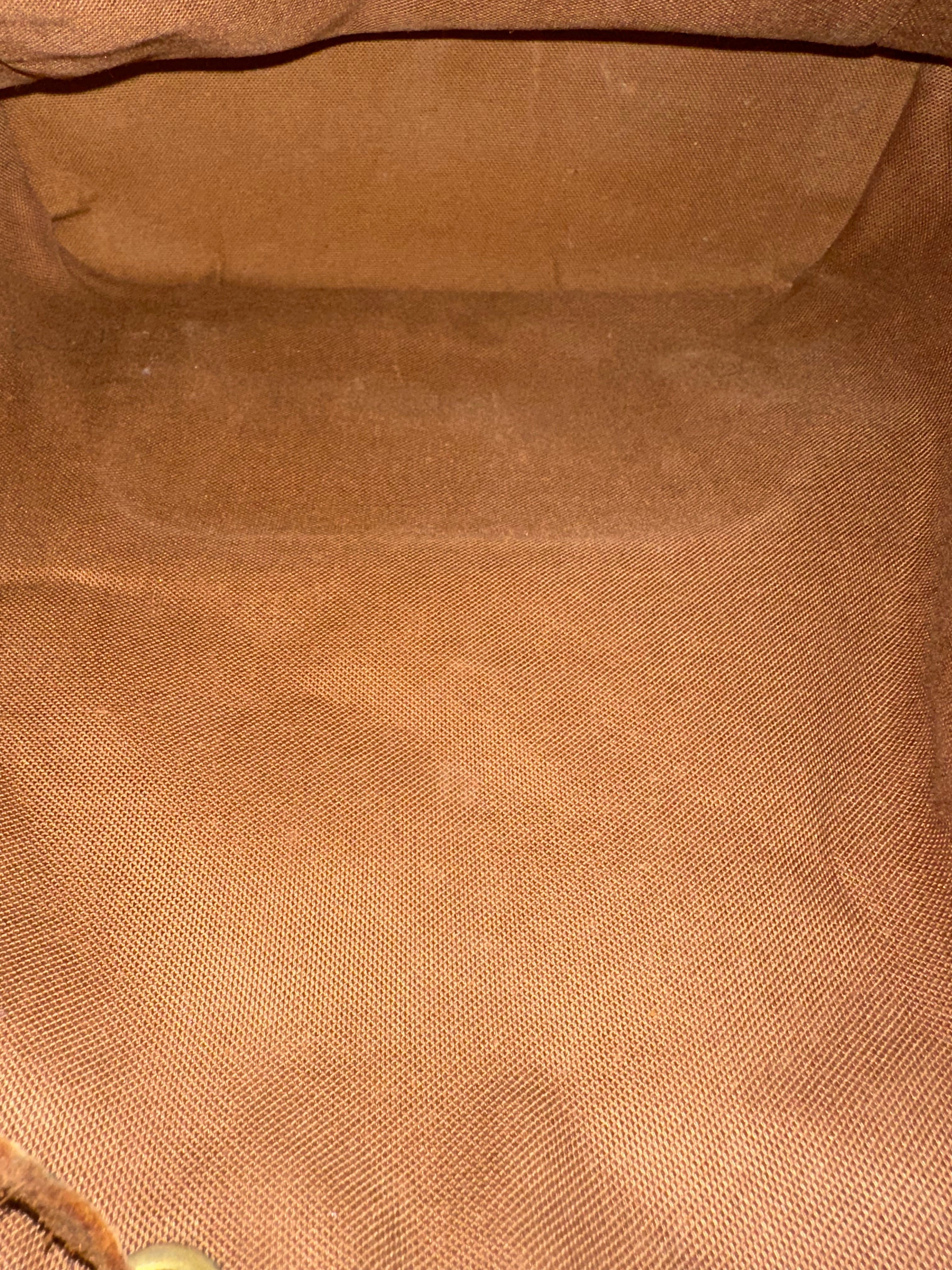 Louis Vuitton Montsouris MM