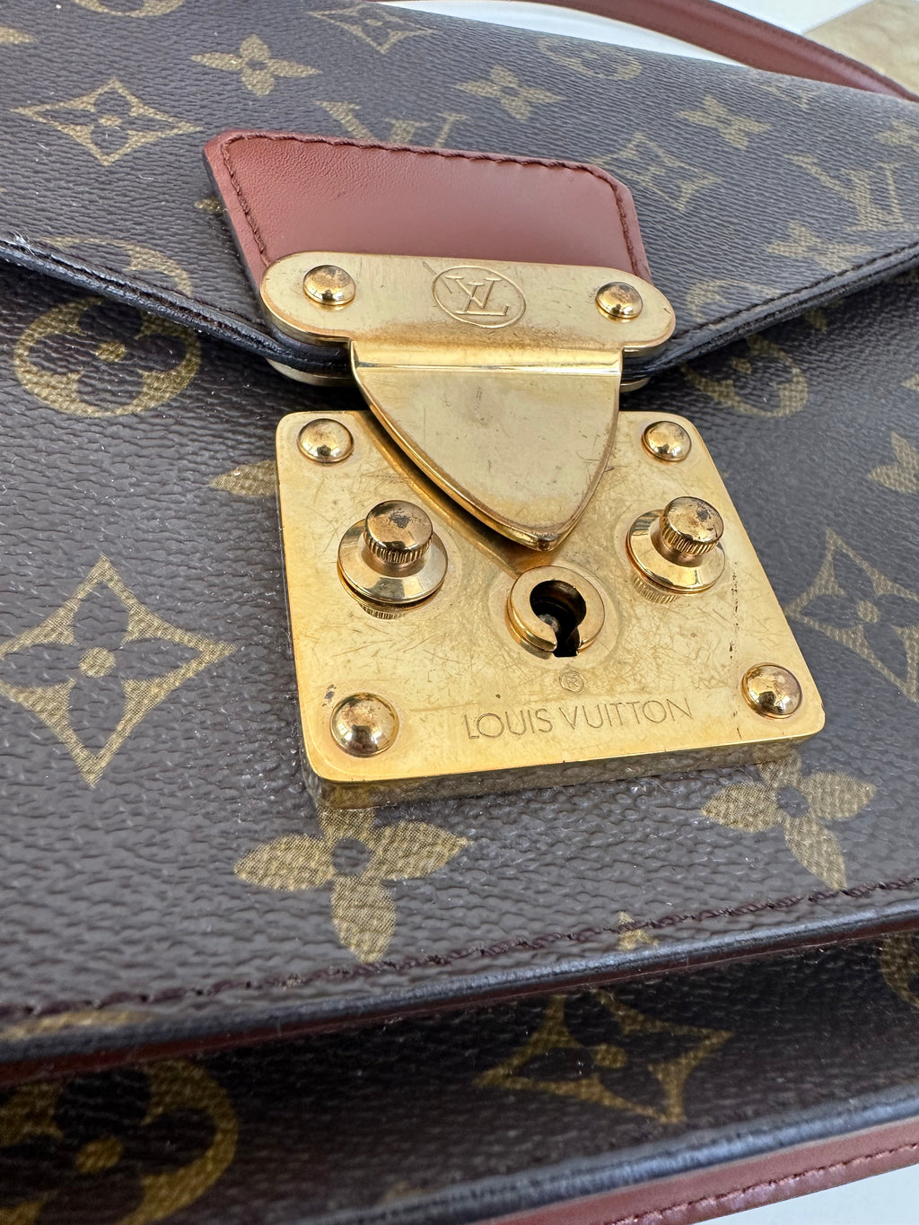 Louis Vuitton Monceau 28