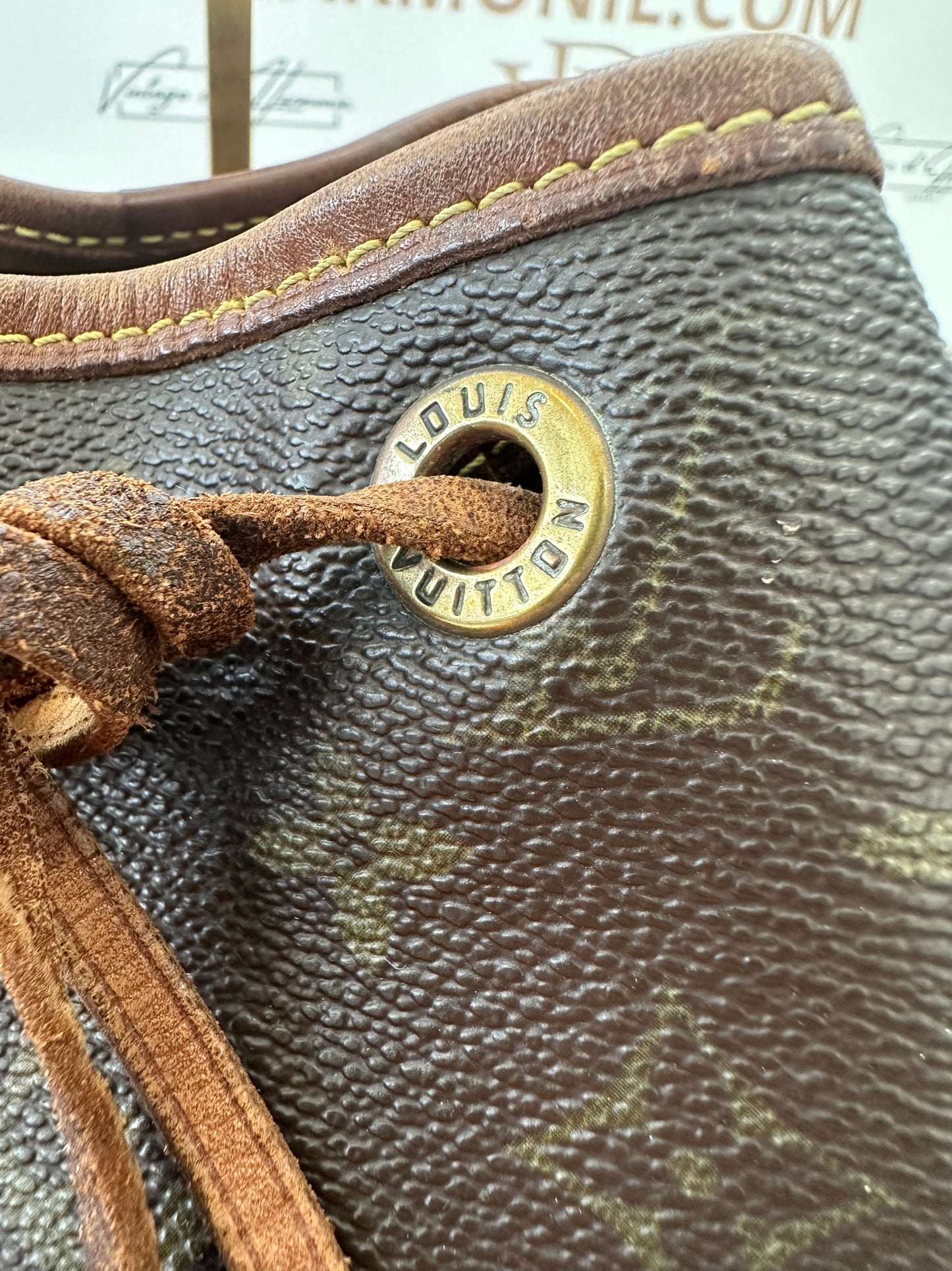 017858 - Louis Vuitton Montsouris MM