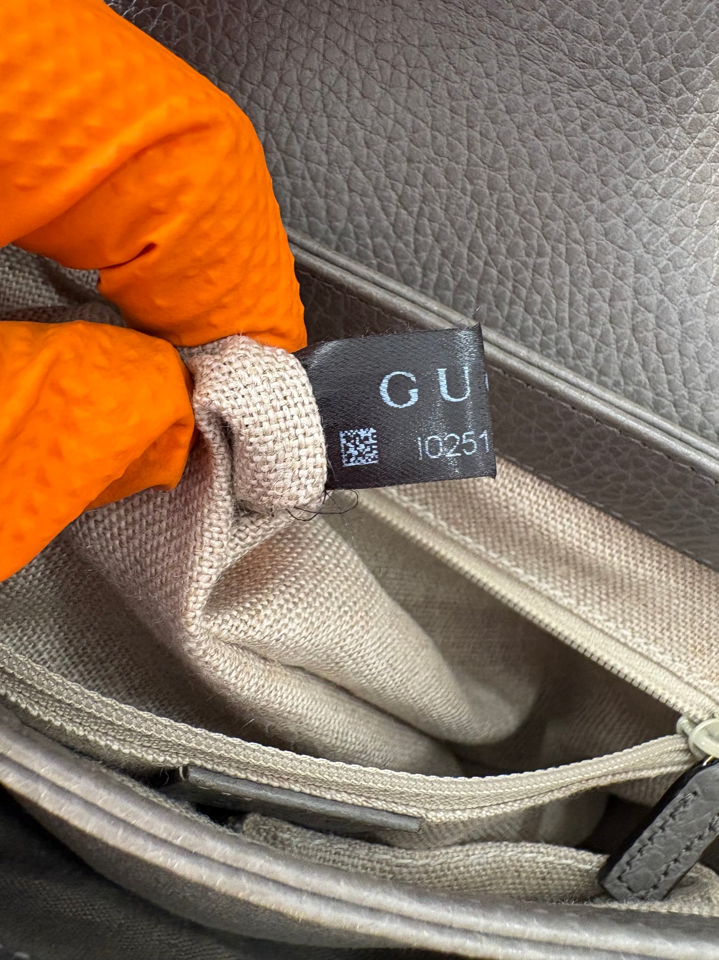 382567 - Gucci Interlocking