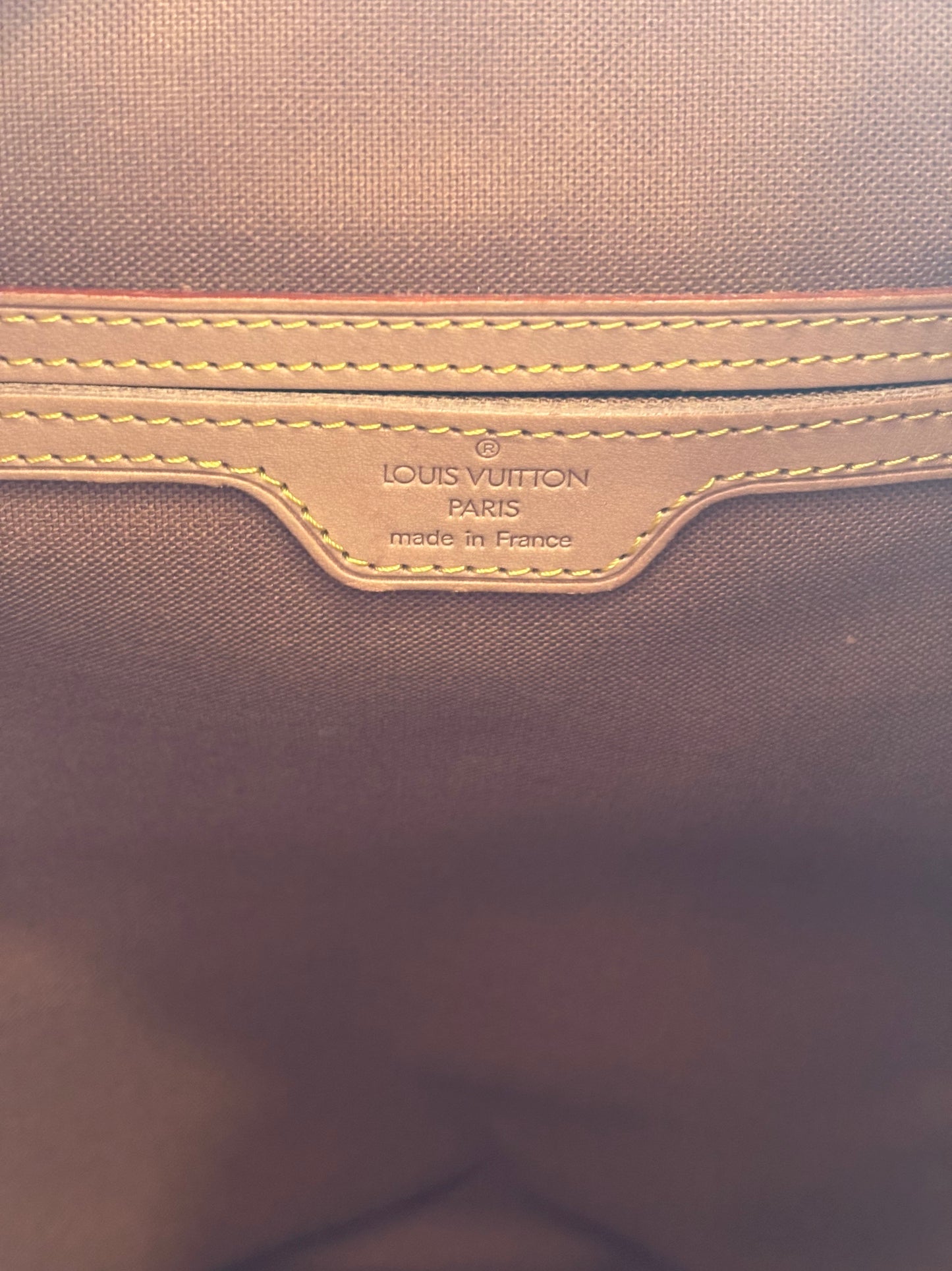 018911 - Louis Vuitton Montsouris GM