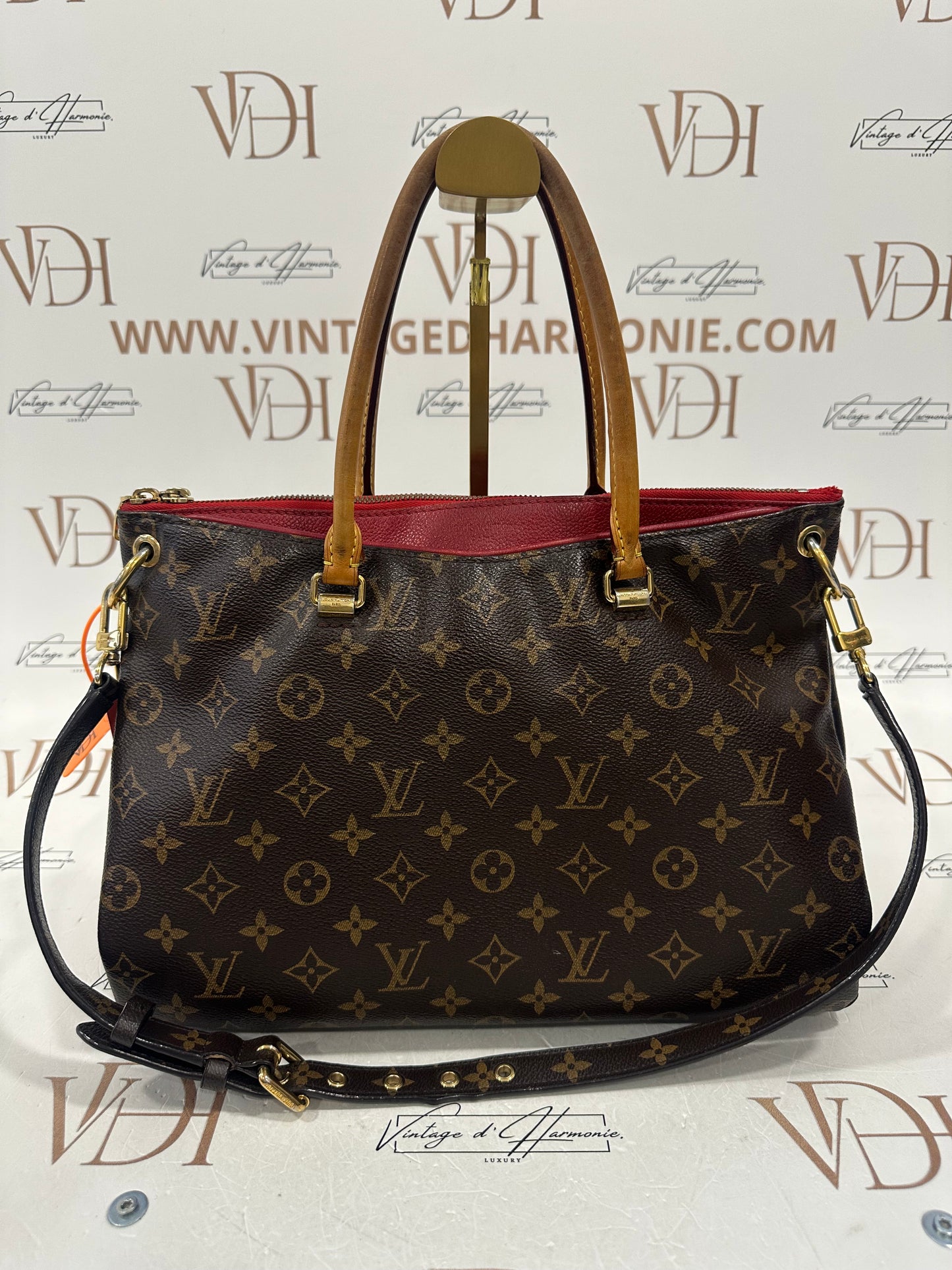 382945 -  - Louis Vuitton Pallas