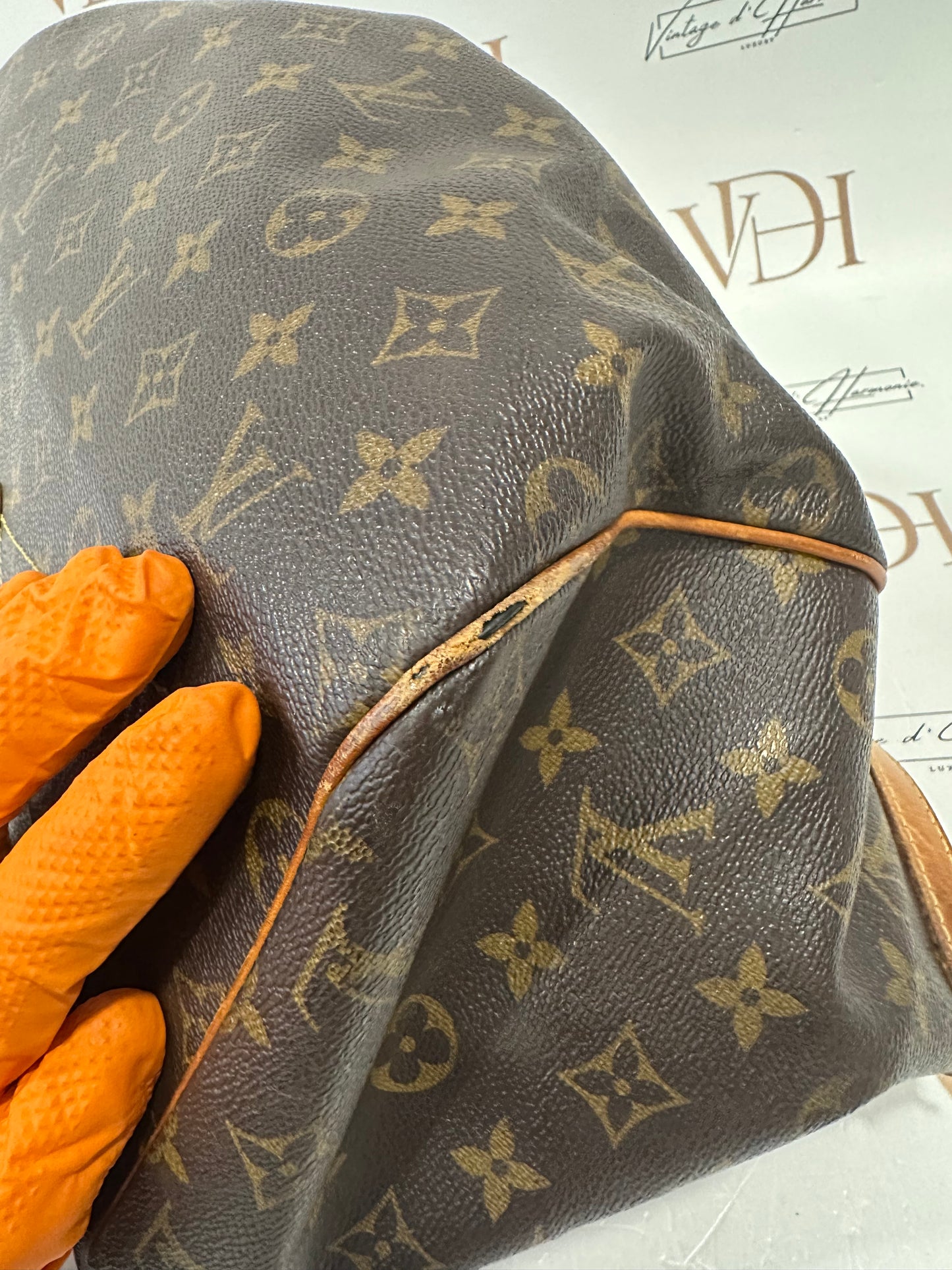 017813 - Louis Vuitton Tivoli GM