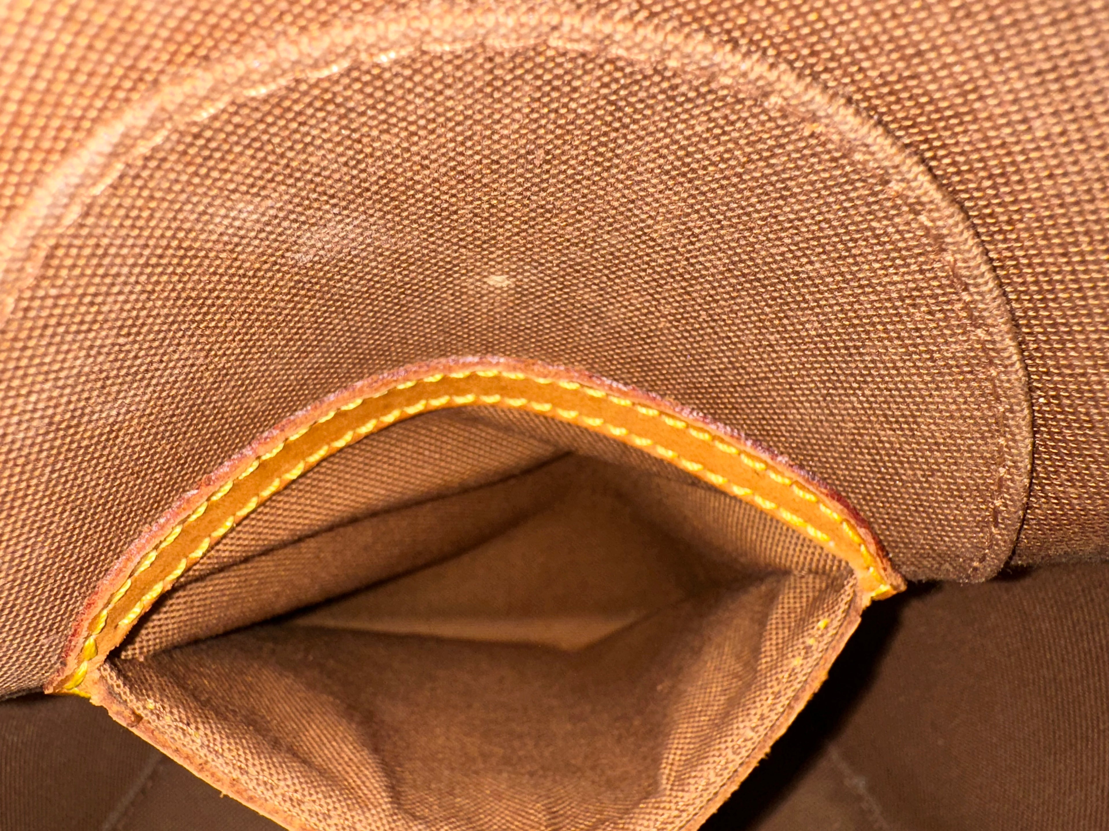 Louis Vuitton Ellipse PM