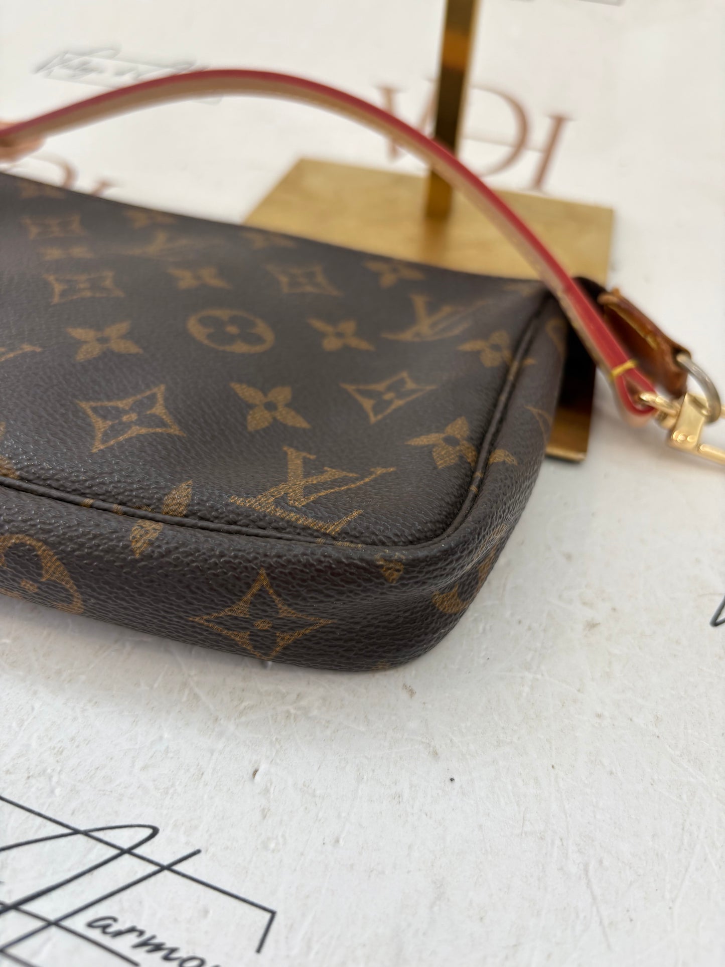 018743 - Louis Vuitton Pochette Accessoires